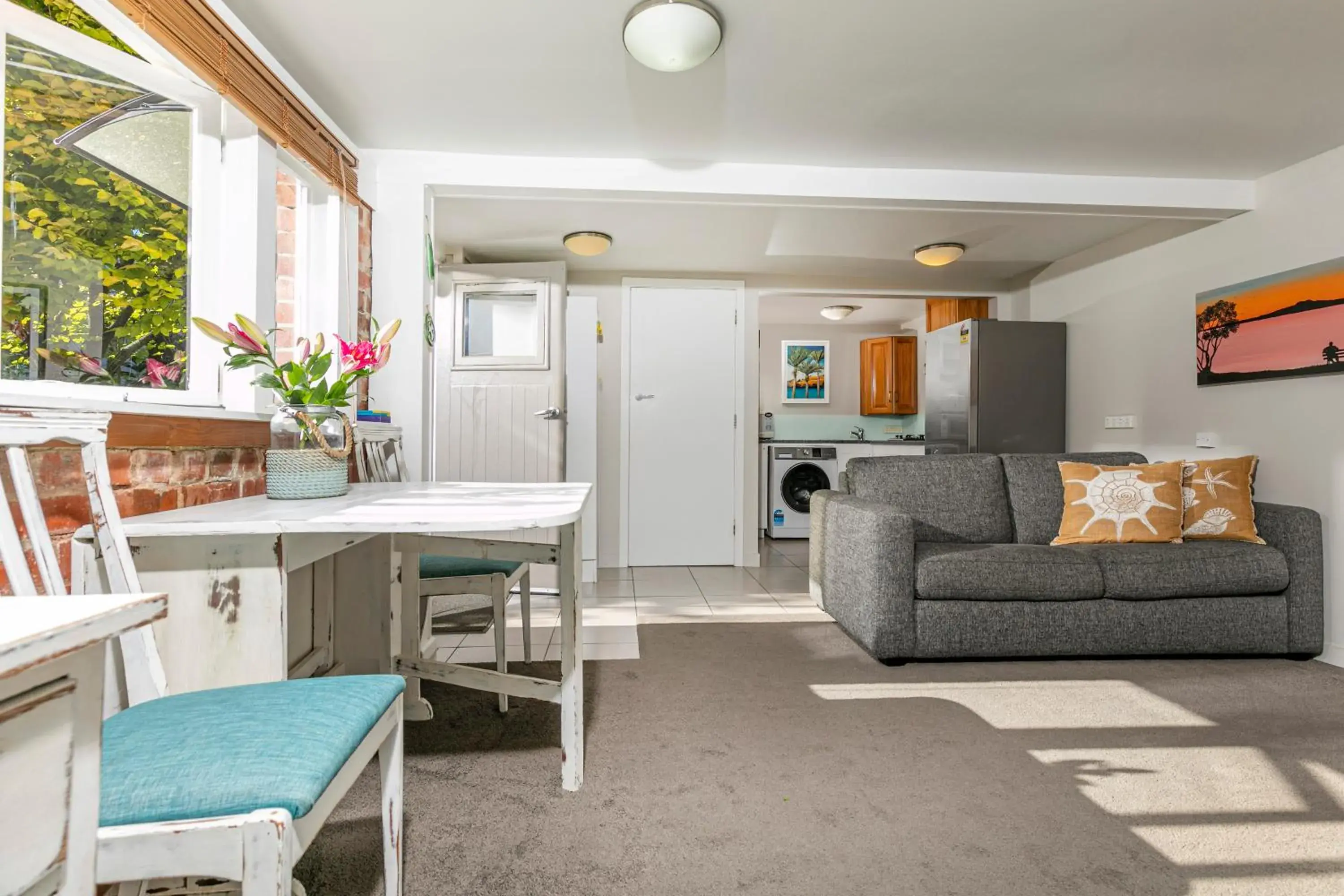 Whitby Studio - Mairangi Bay Beach Whitby Studio - Mairangi Bay Beach