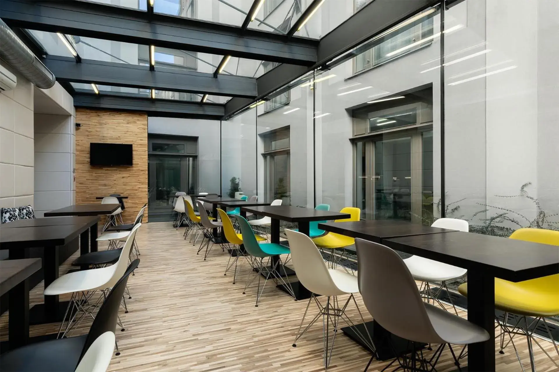 Restaurant/places to eat in MOODs boutique hotel Restaurant/places to eat in MOODs boutique hotel