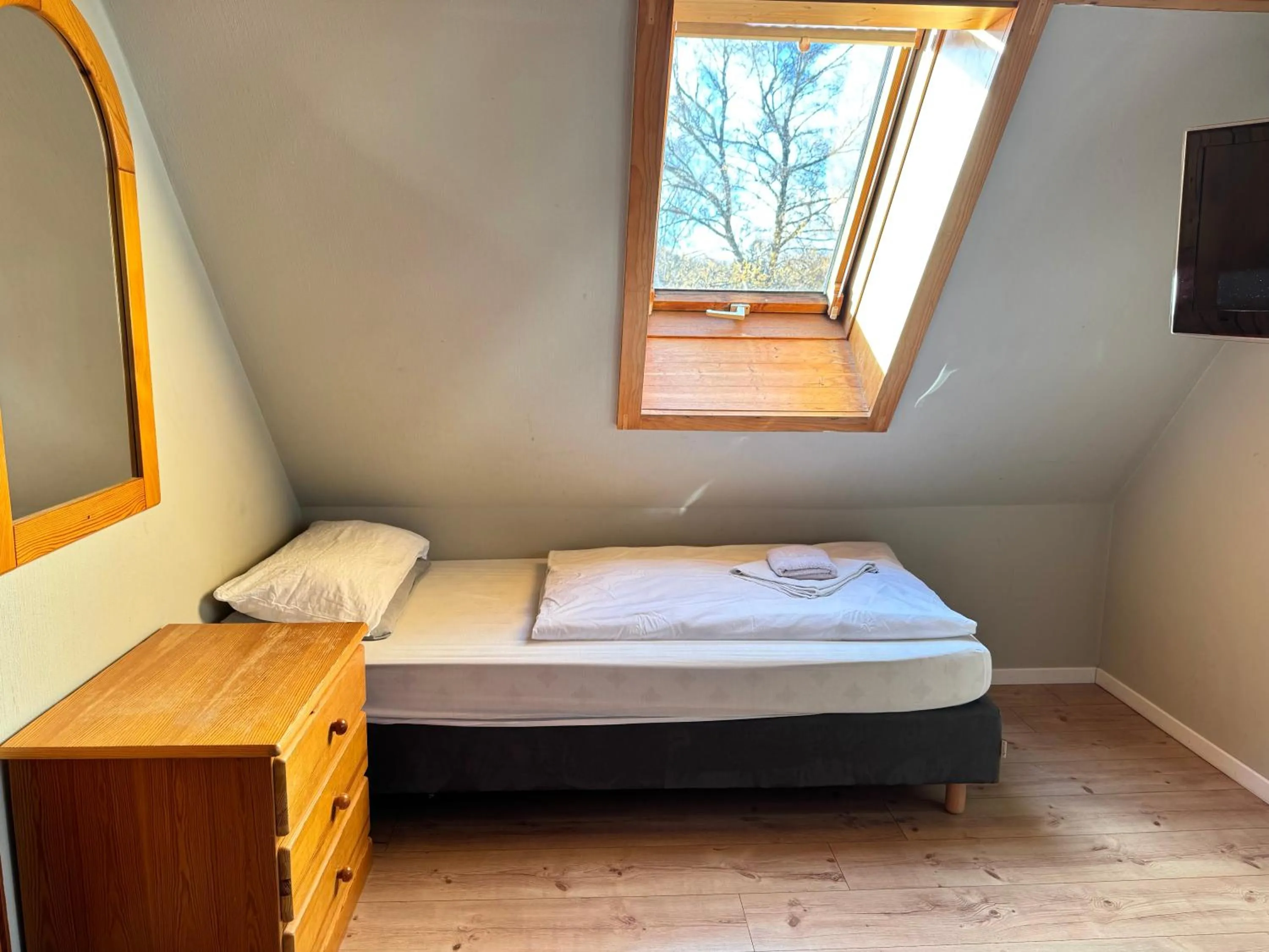 Photo of the whole room, Bed in Pension Bergseeblick