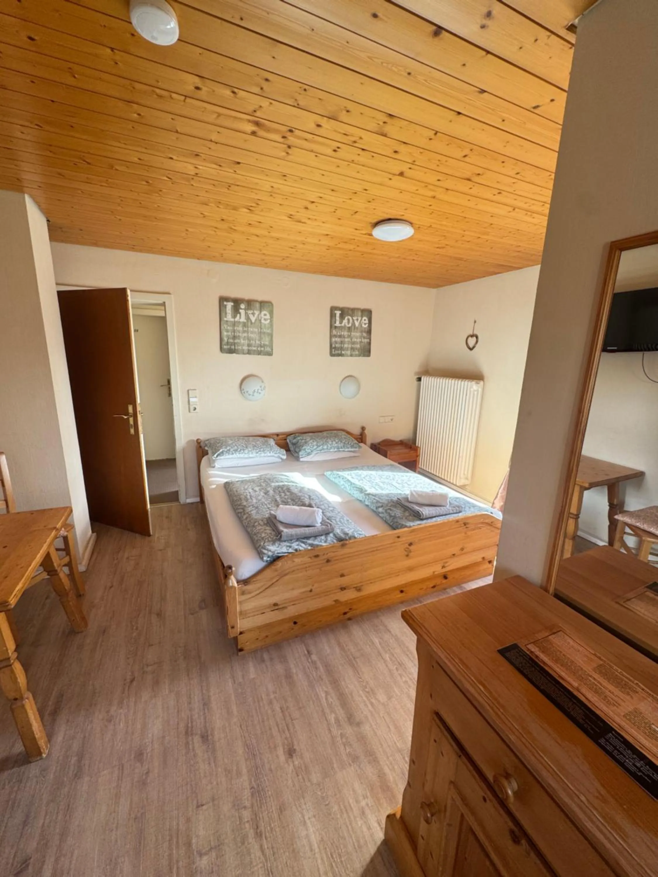 Photo of the whole room, Bed in Pension Bergseeblick