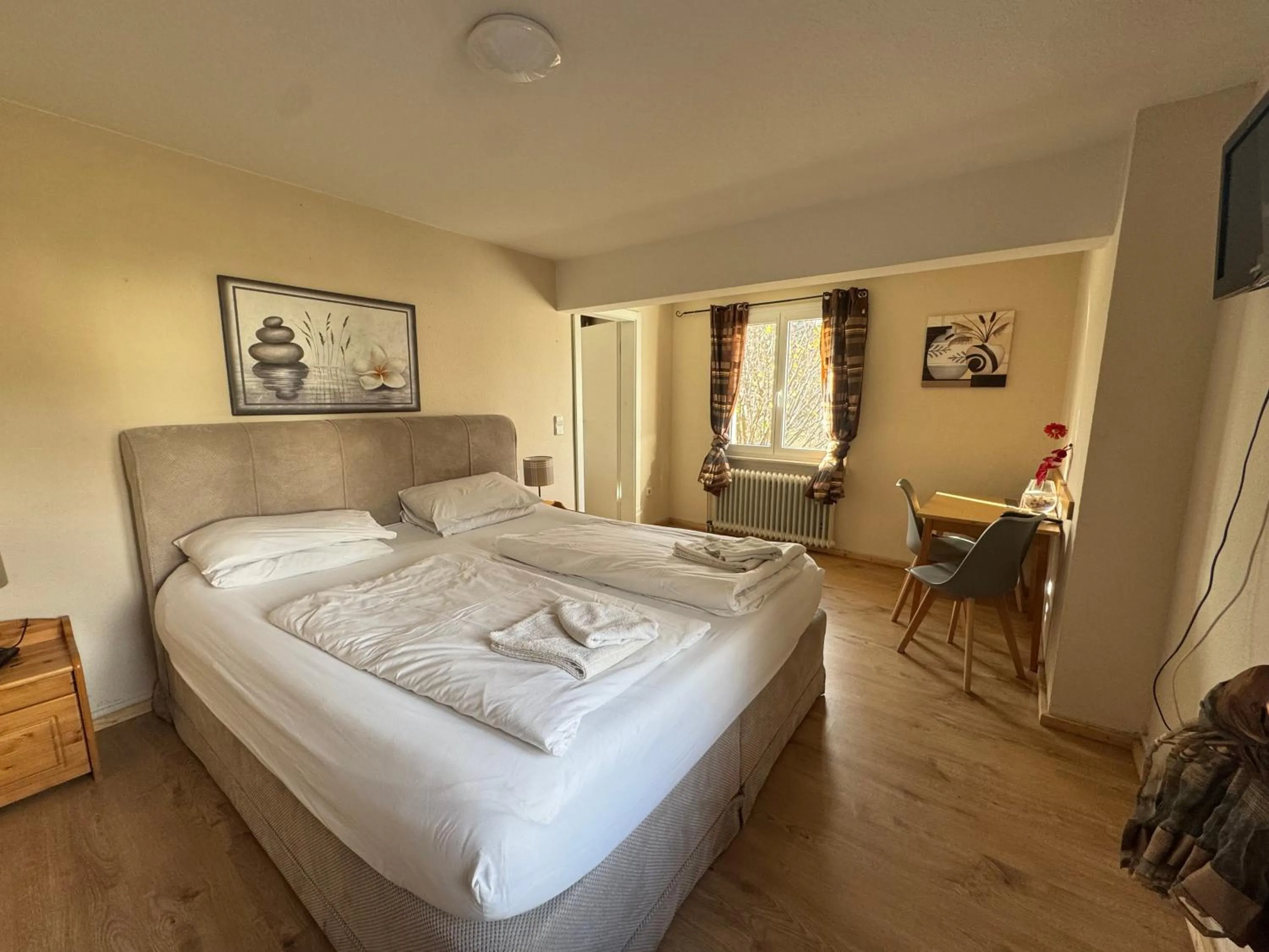 Photo of the whole room, Bed in Pension Bergseeblick