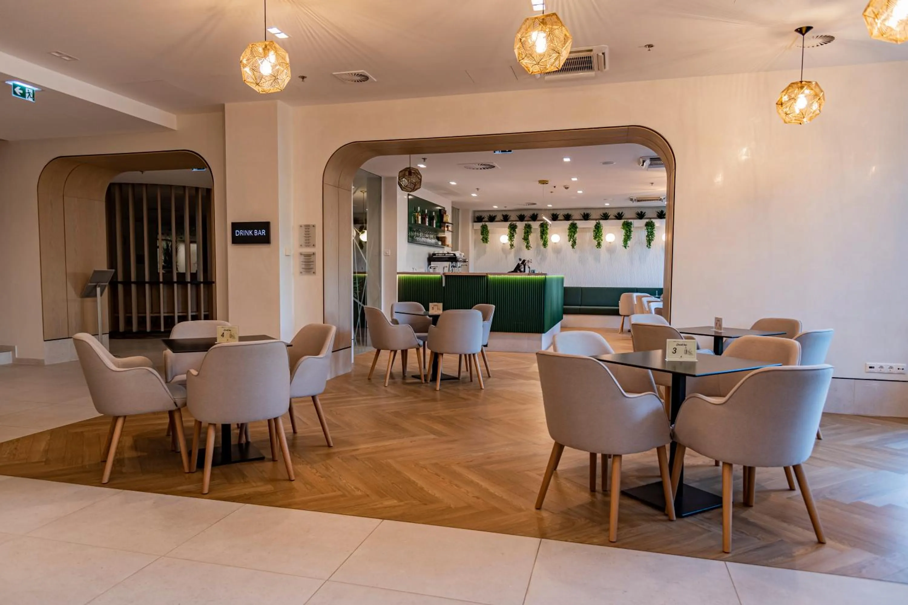 Coffee/tea facilities in Hotel Karos Spa