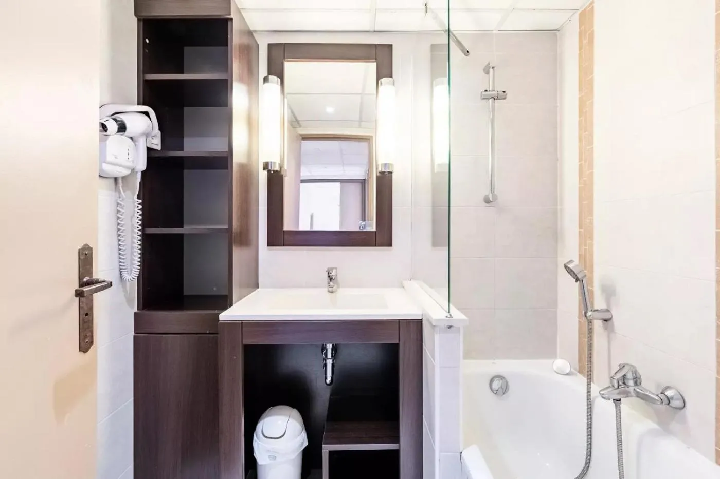 Bathroom in Residence Cap Hermes - maeva Home