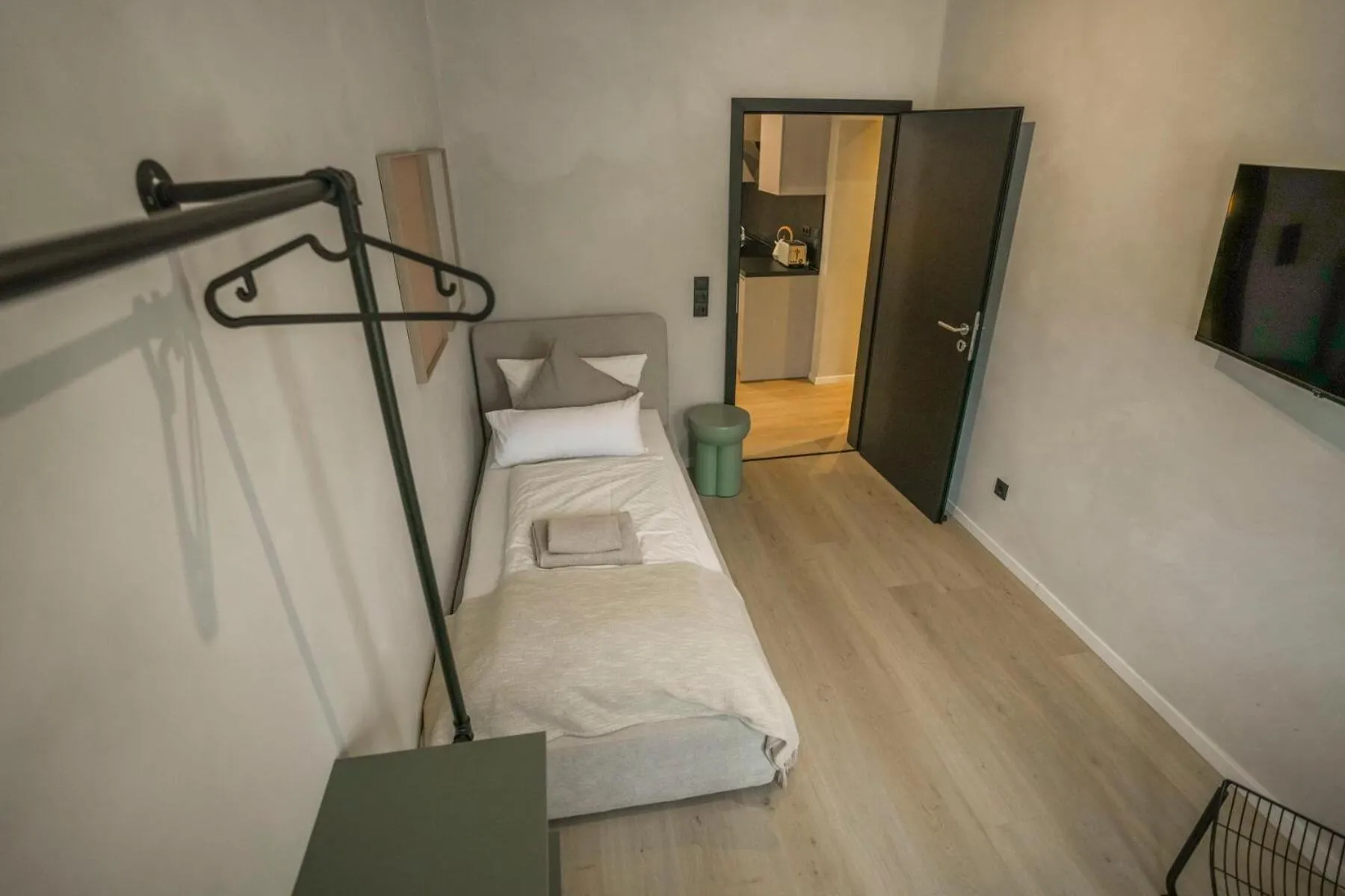 Bed in Hotel Weinhaus Kreuter