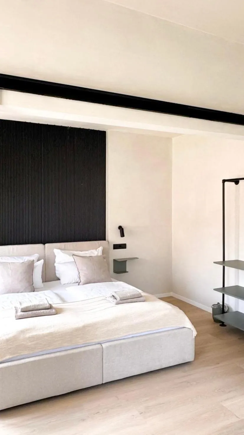 Bed in Hotel Weinhaus Kreuter