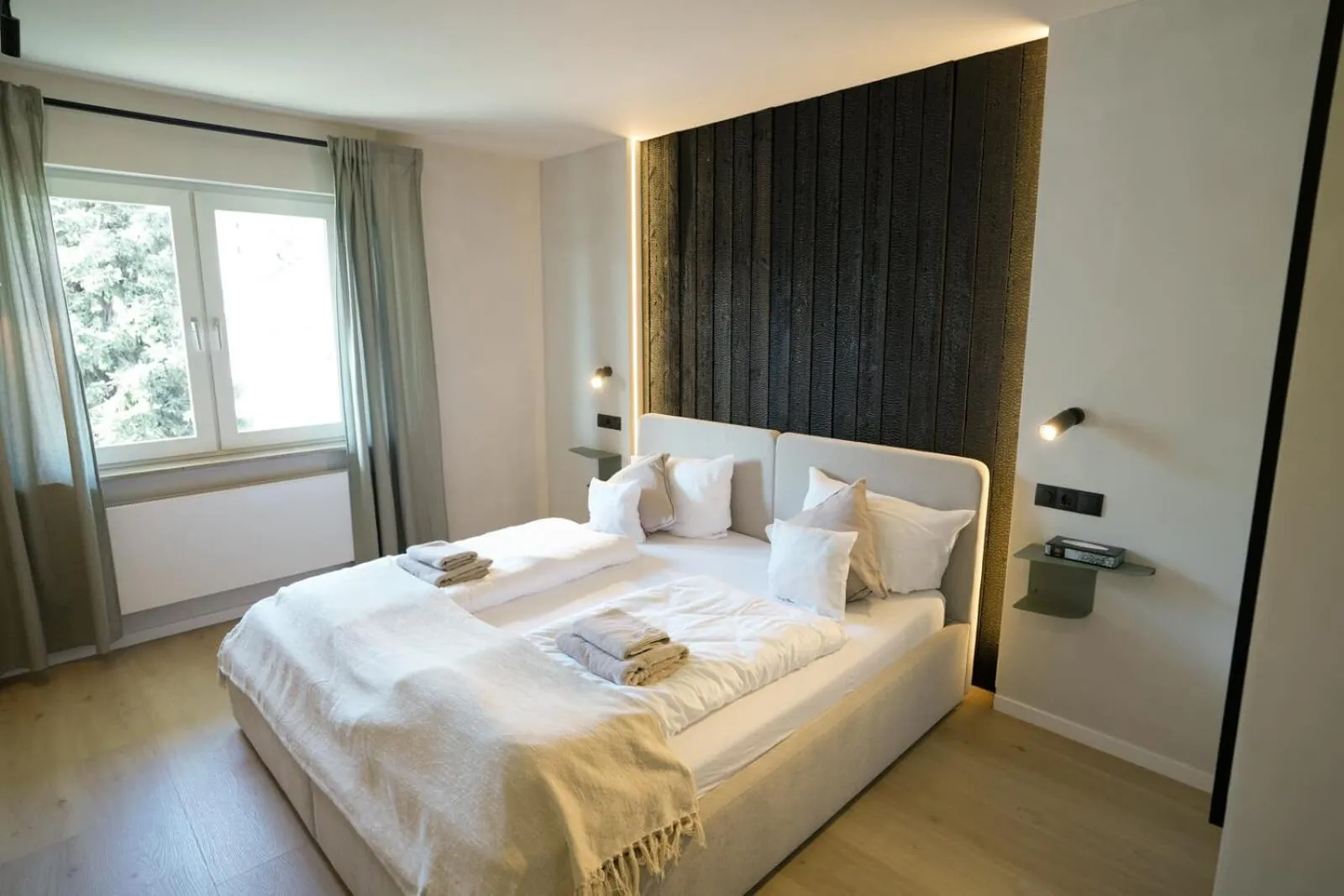 Bed in Hotel Weinhaus Kreuter