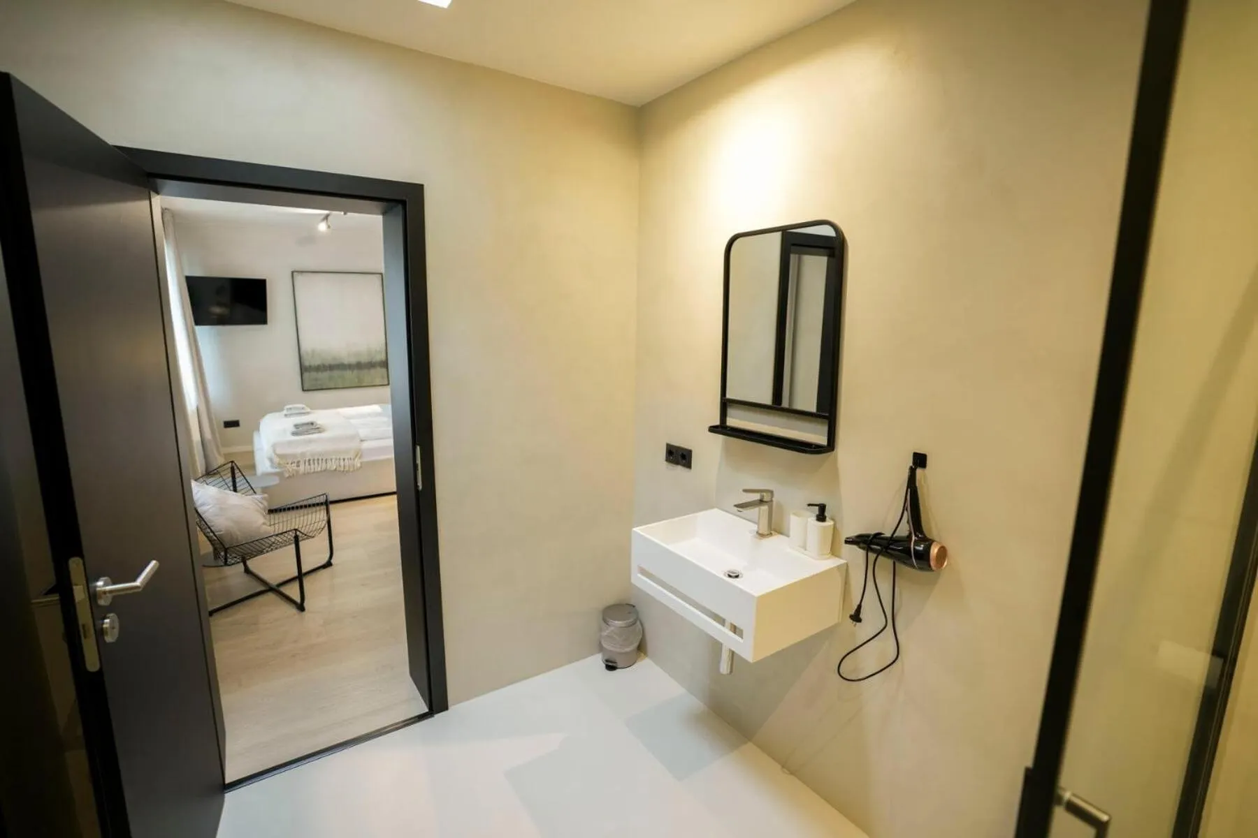 Bed in Hotel Weinhaus Kreuter