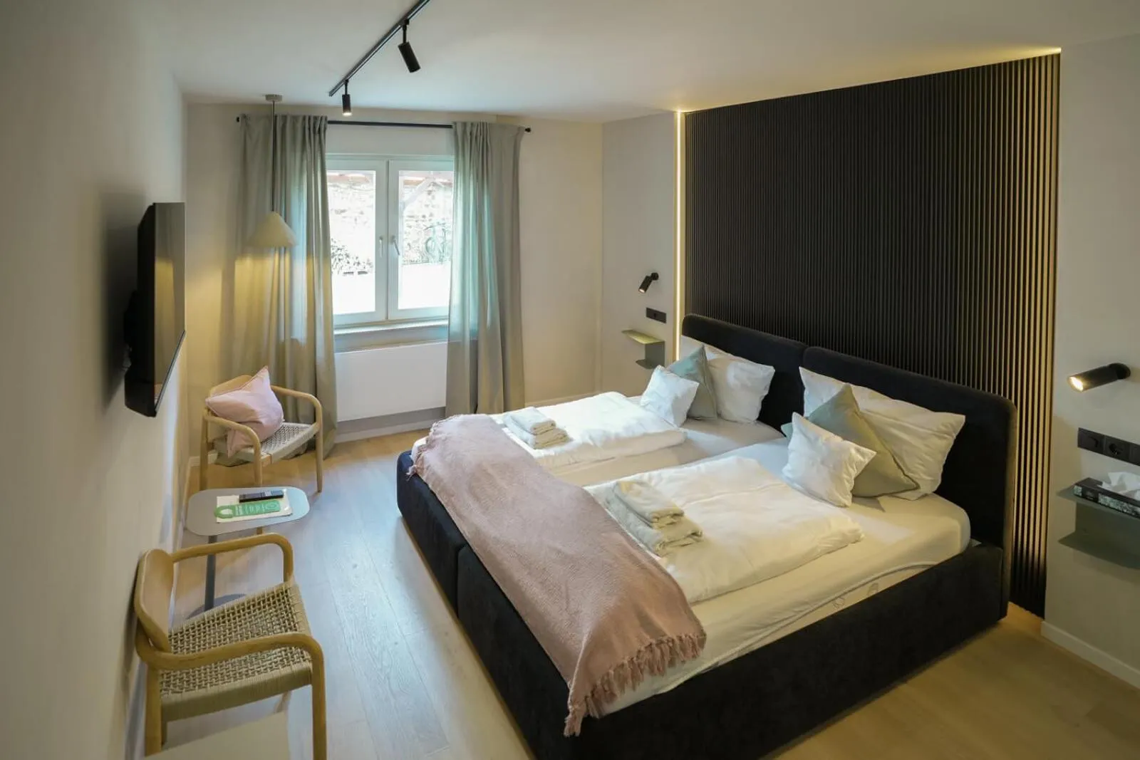 Bed in Hotel Weinhaus Kreuter