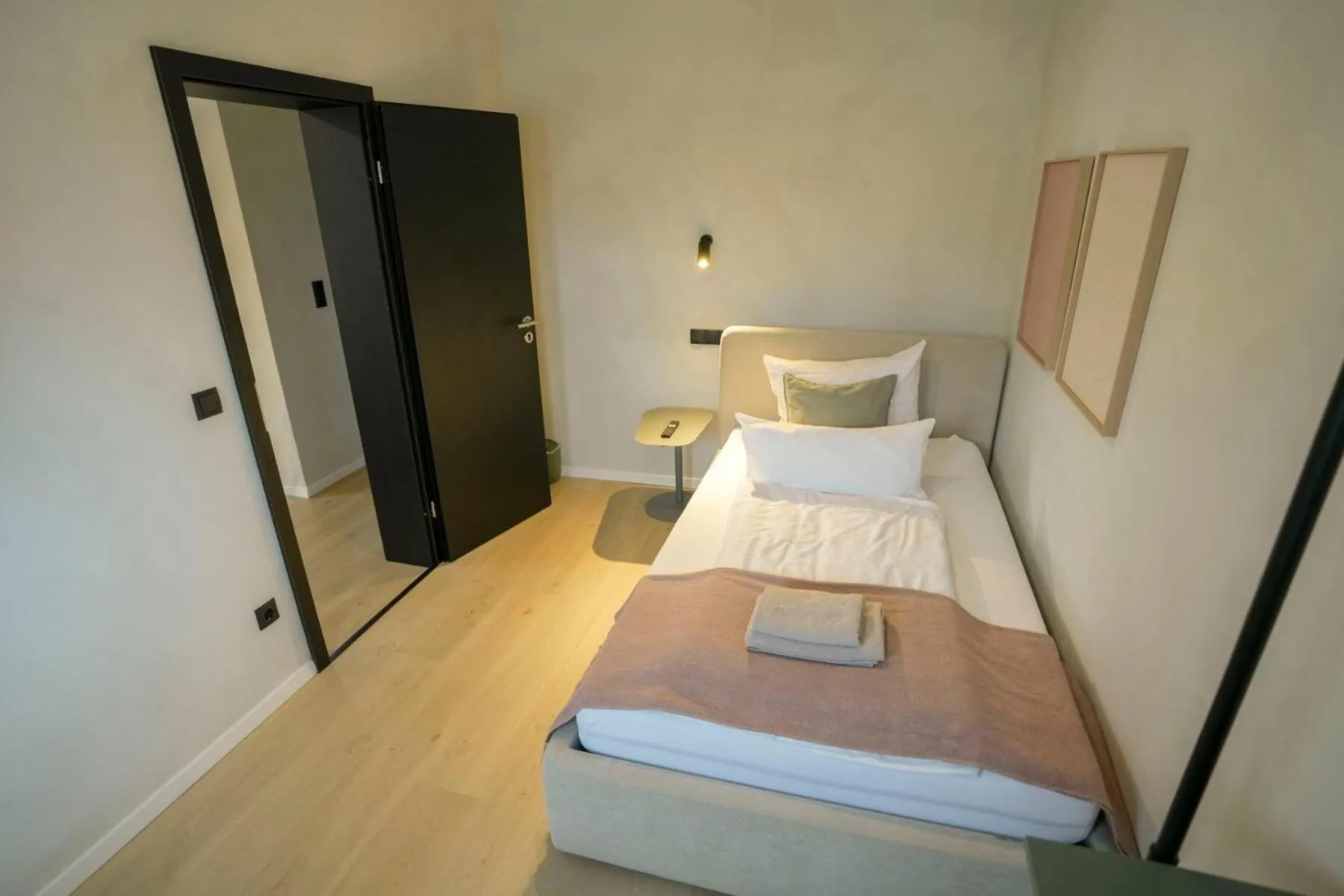 Bed in Hotel Weinhaus Kreuter