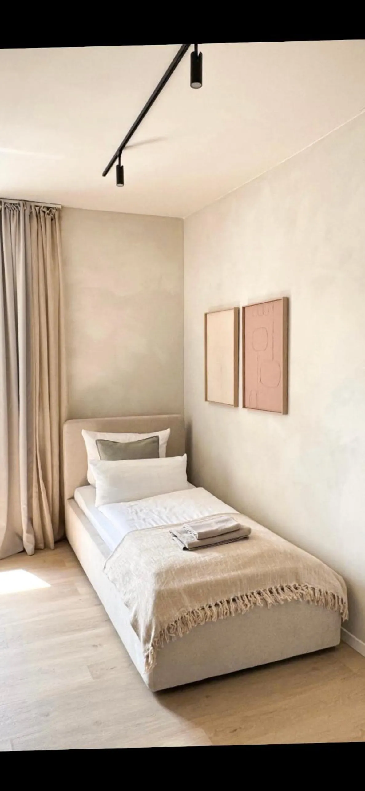 Bed in Hotel Weinhaus Kreuter