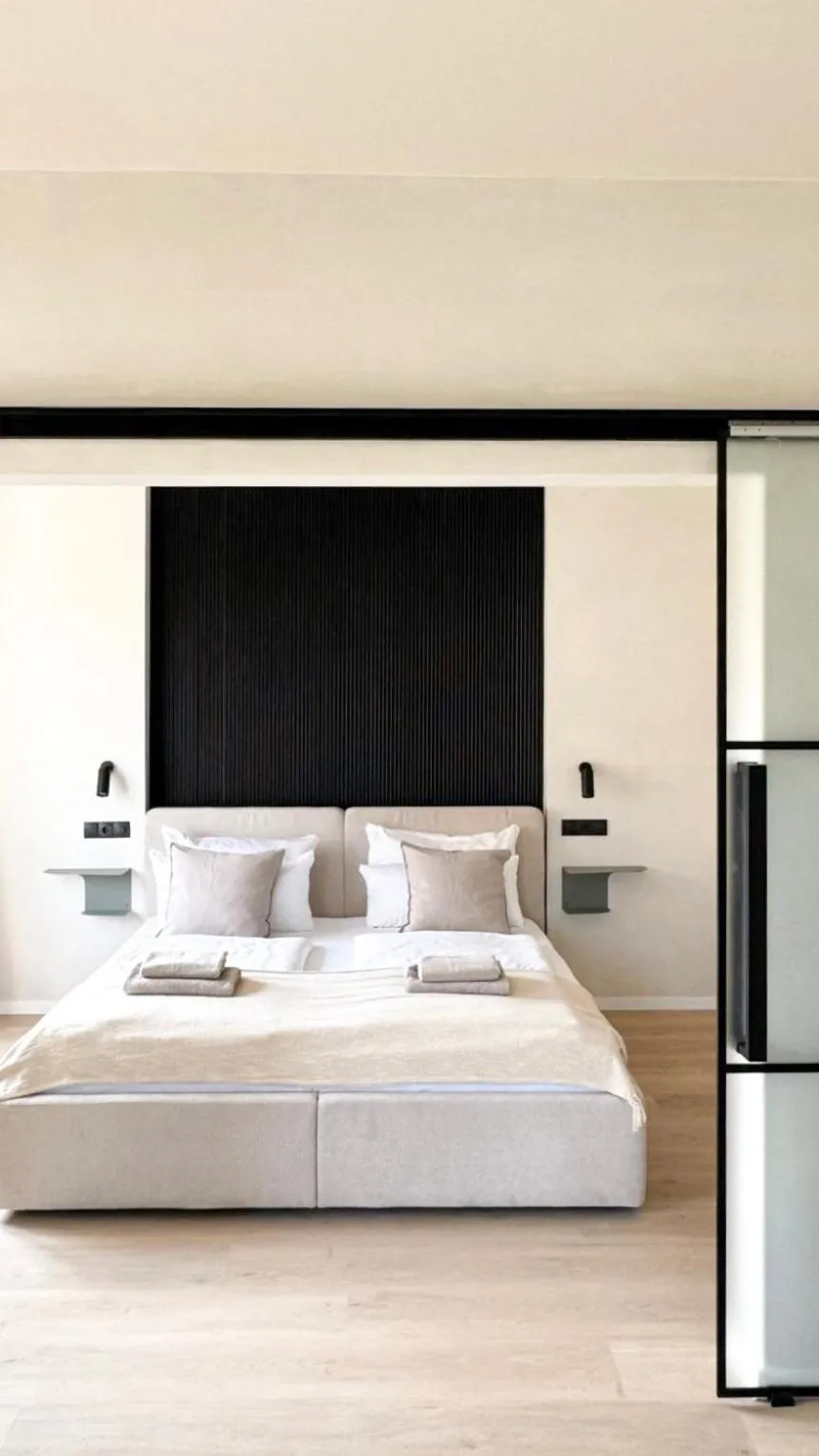 Bed in Hotel Weinhaus Kreuter