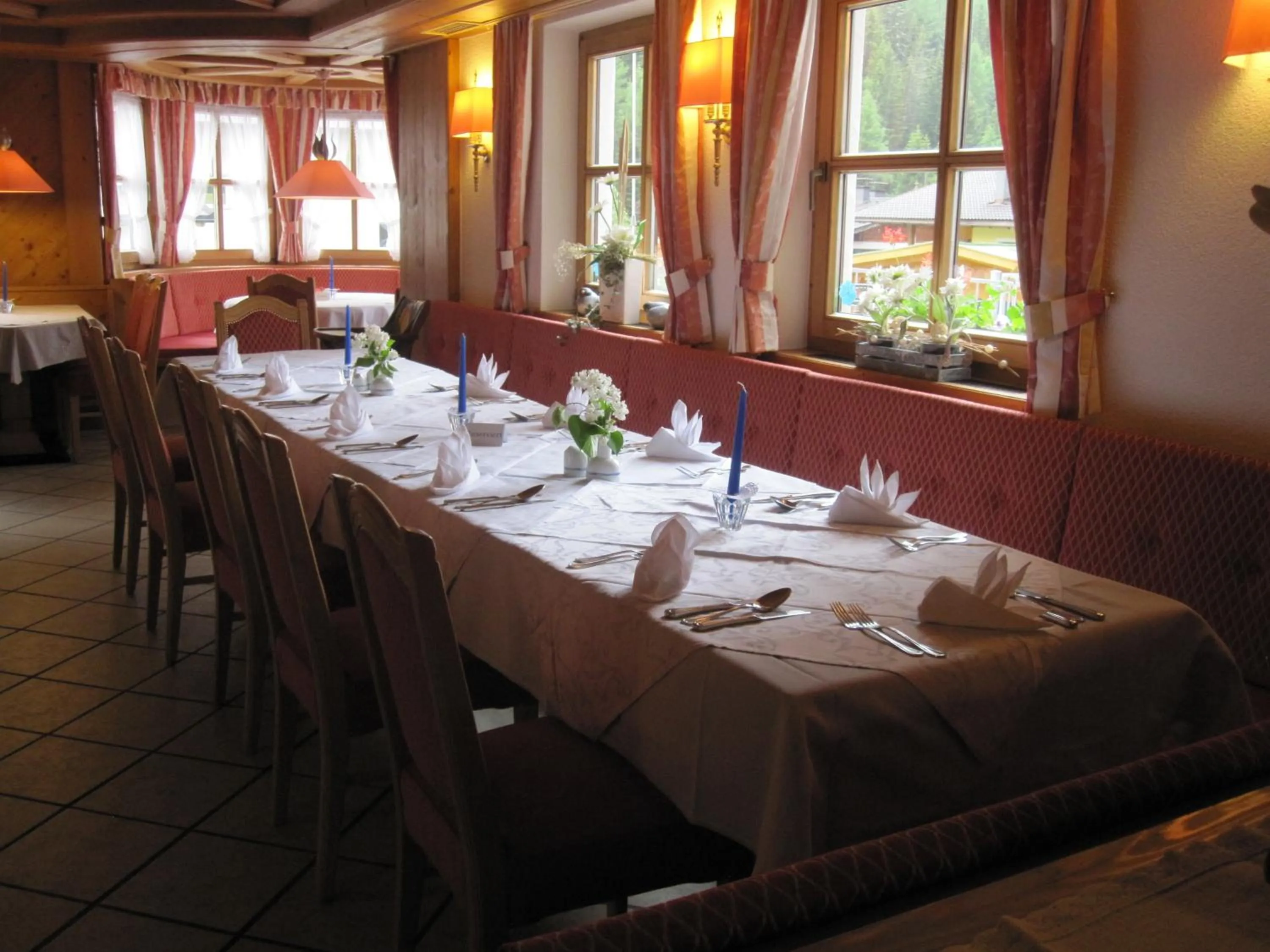 Restaurant/places to eat in Hotel Gasthof Schöpf