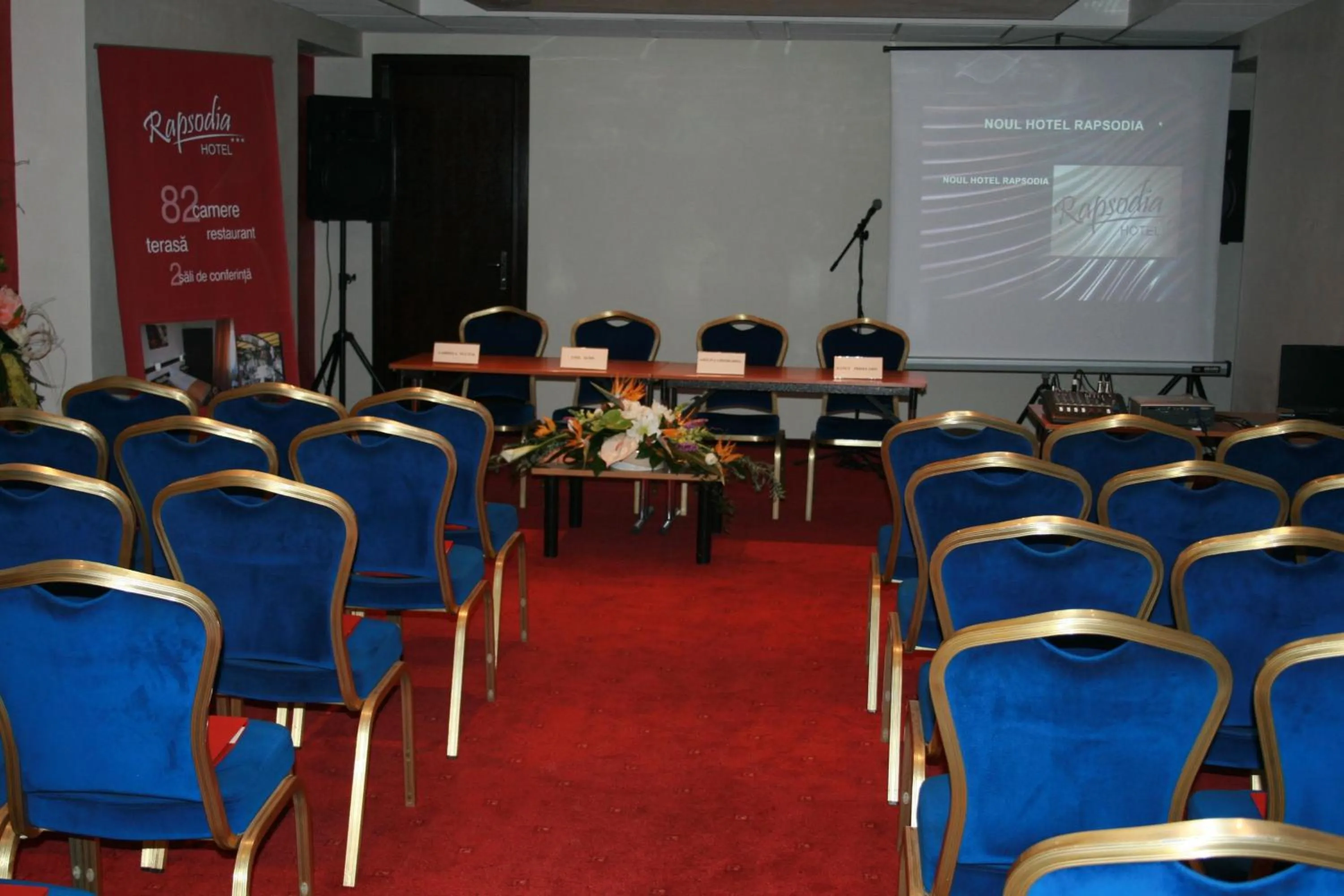 Business facilities in Hotel Rapsodia City Center