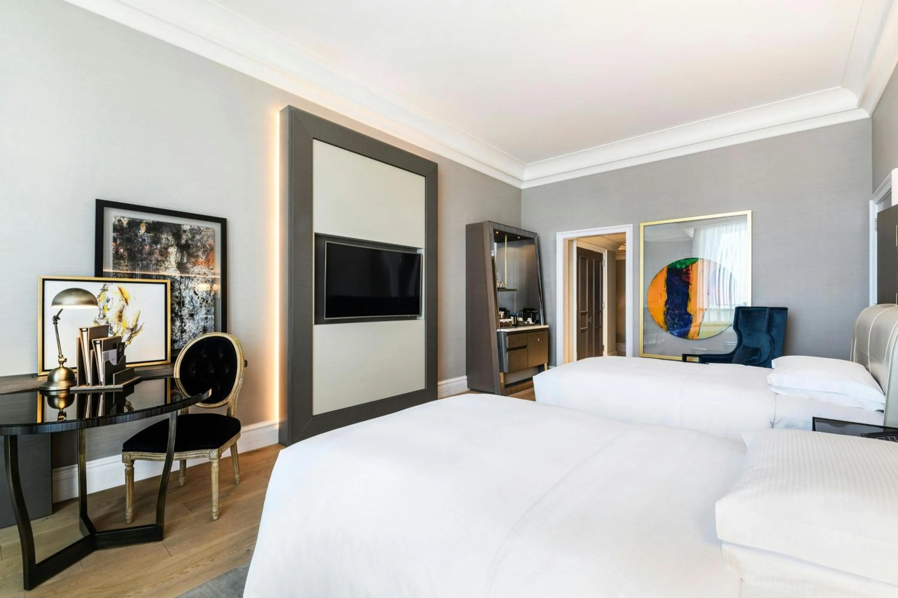 Photo of the whole room, Bed in The Ritz-Carlton, Doha