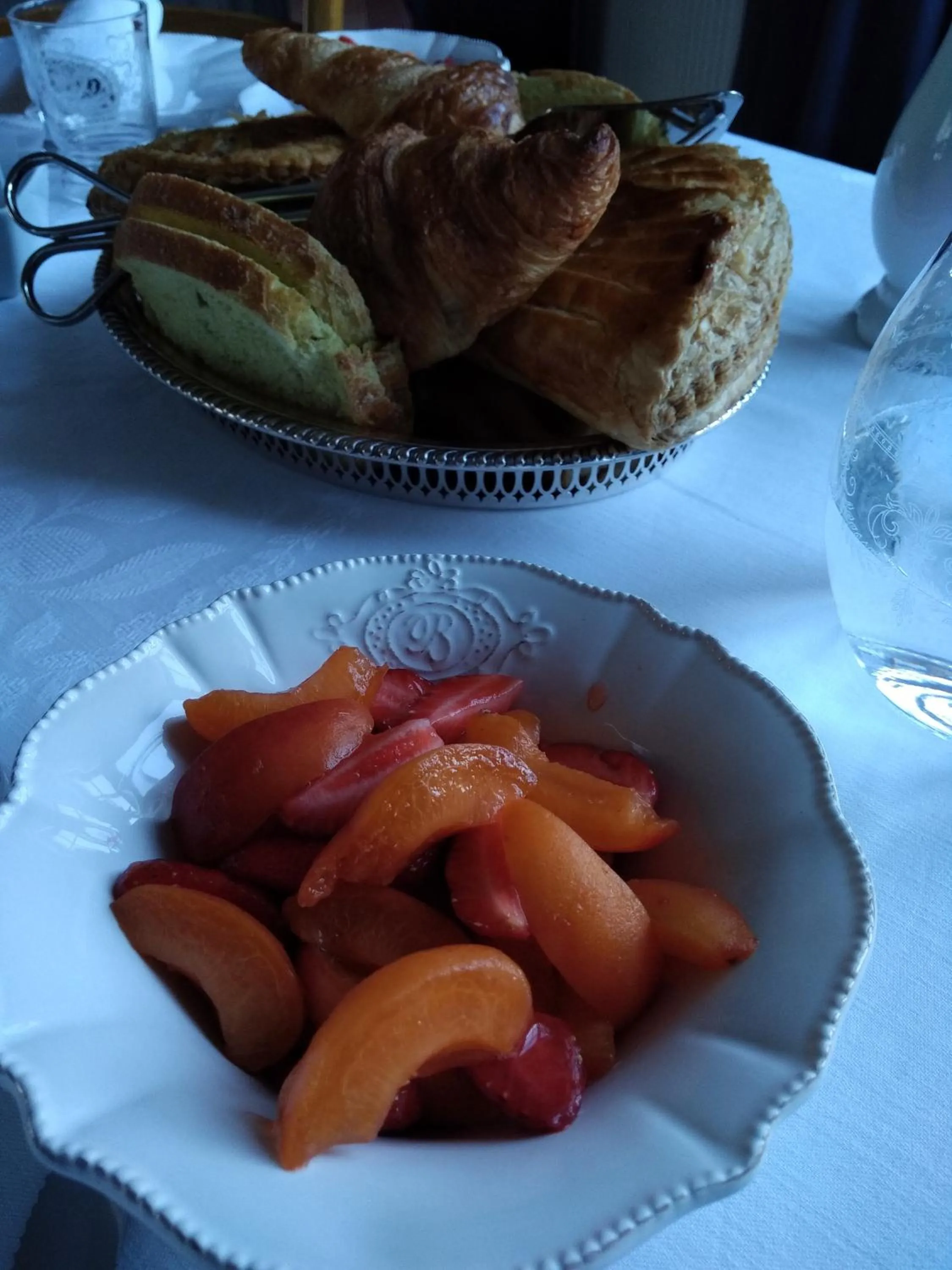 Continental breakfast in Chambre d'hôte le 18-20