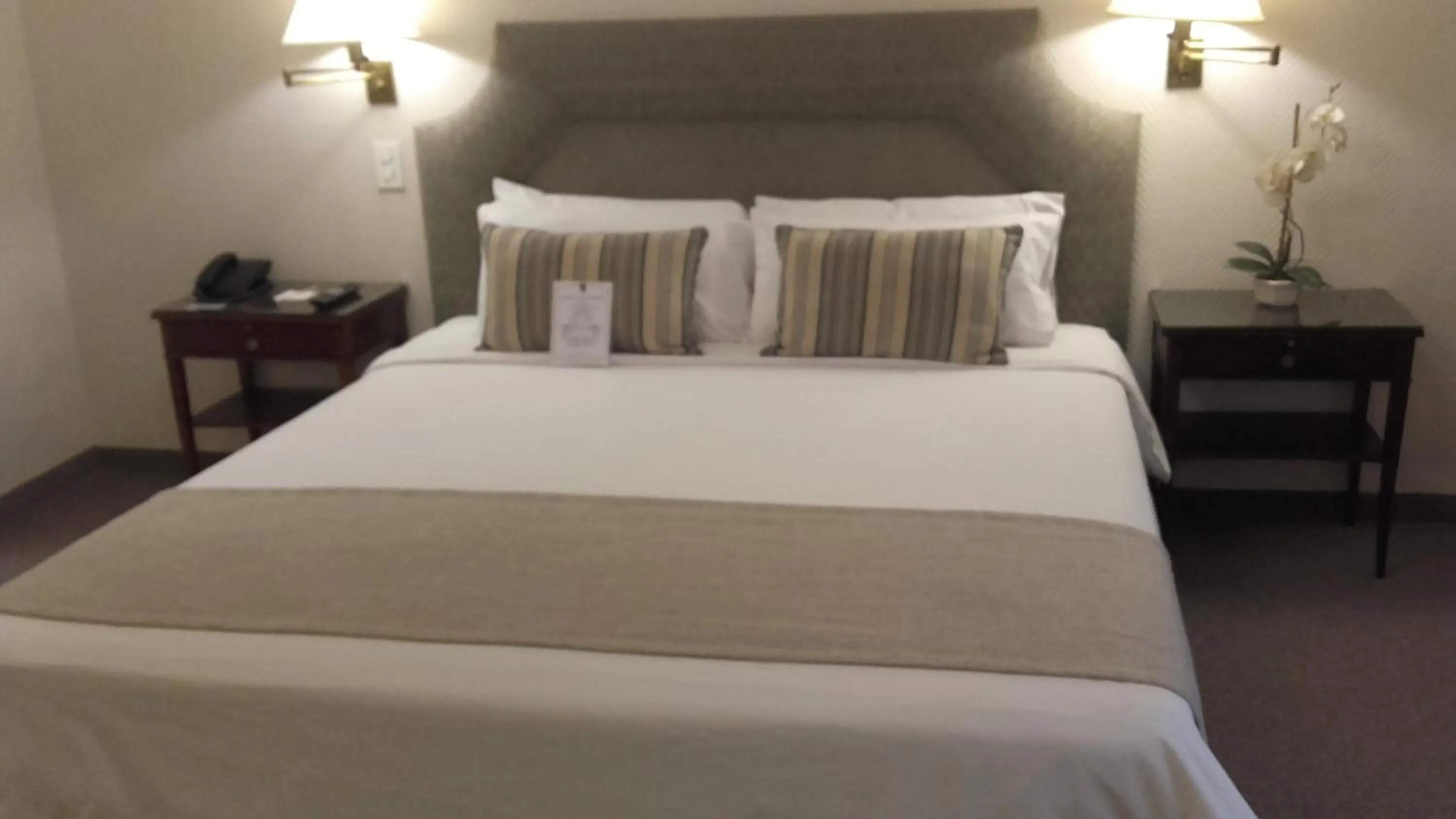 Bed in Lafayette Hotel