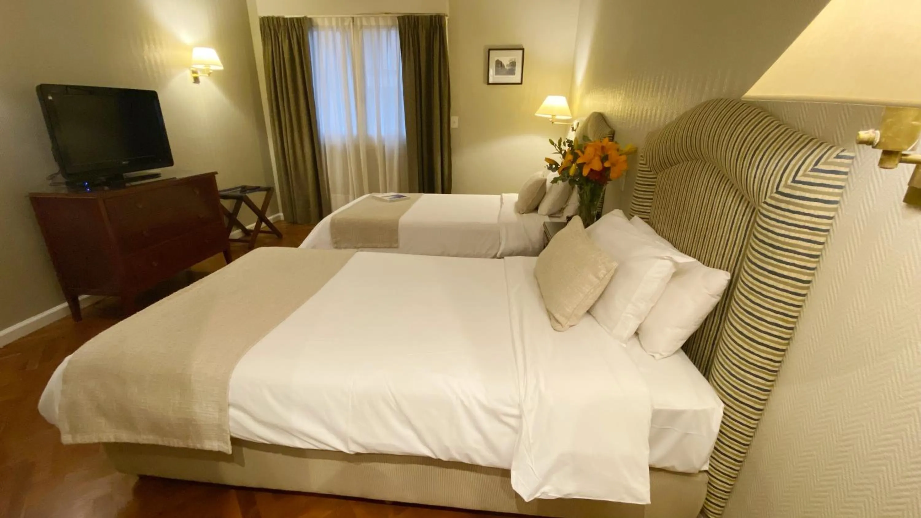 Bed in Lafayette Hotel