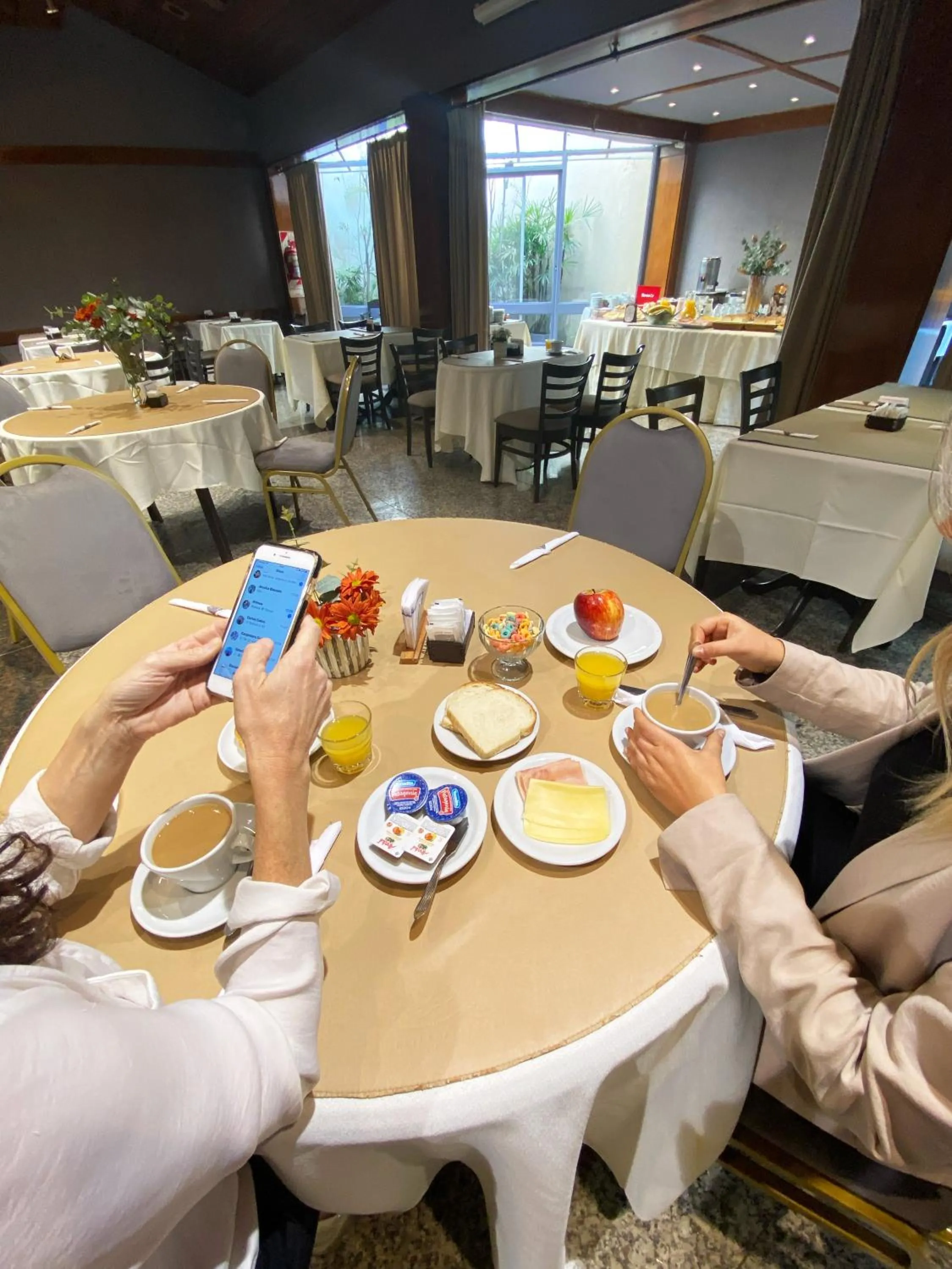 Breakfast in Lafayette Hotel