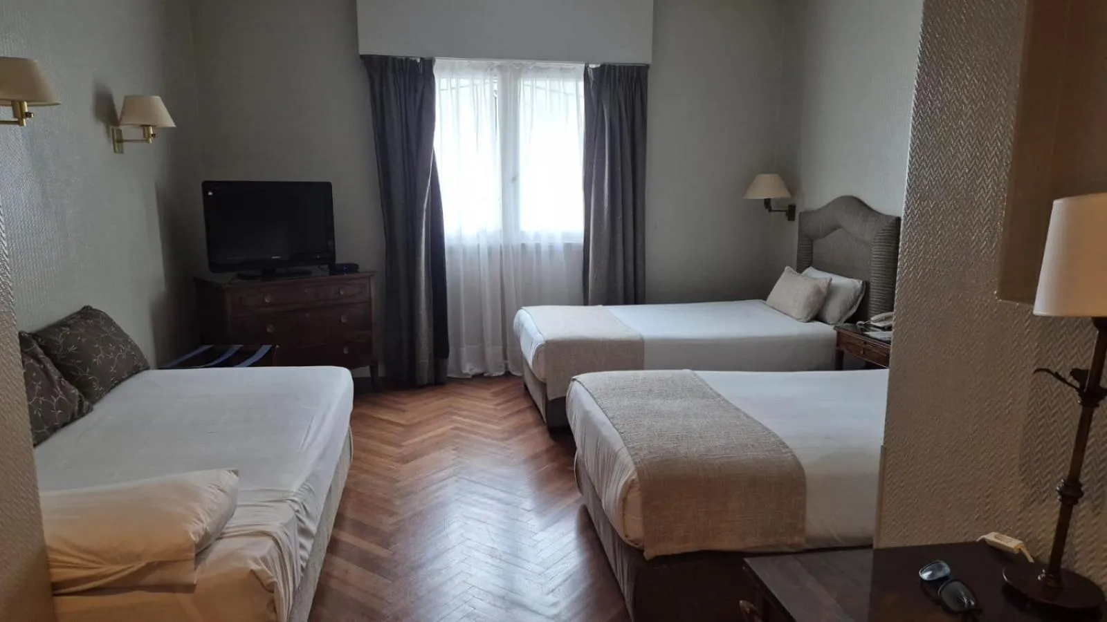 Bed in Lafayette Hotel