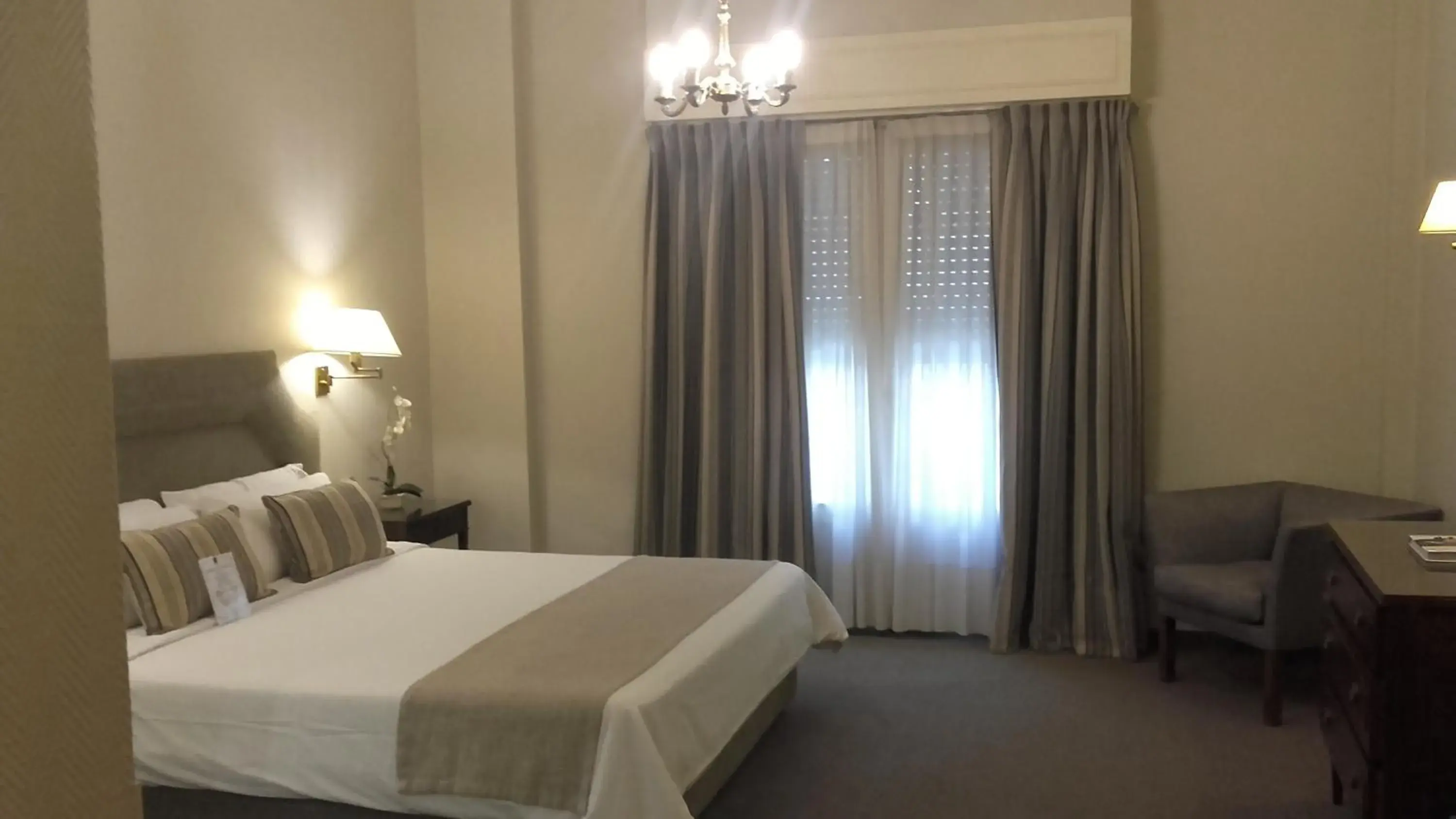 Bed in Lafayette Hotel Bed in Lafayette Hotel