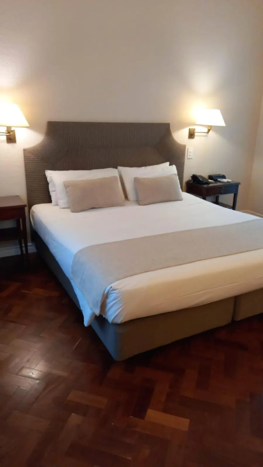 Bed in Lafayette Hotel