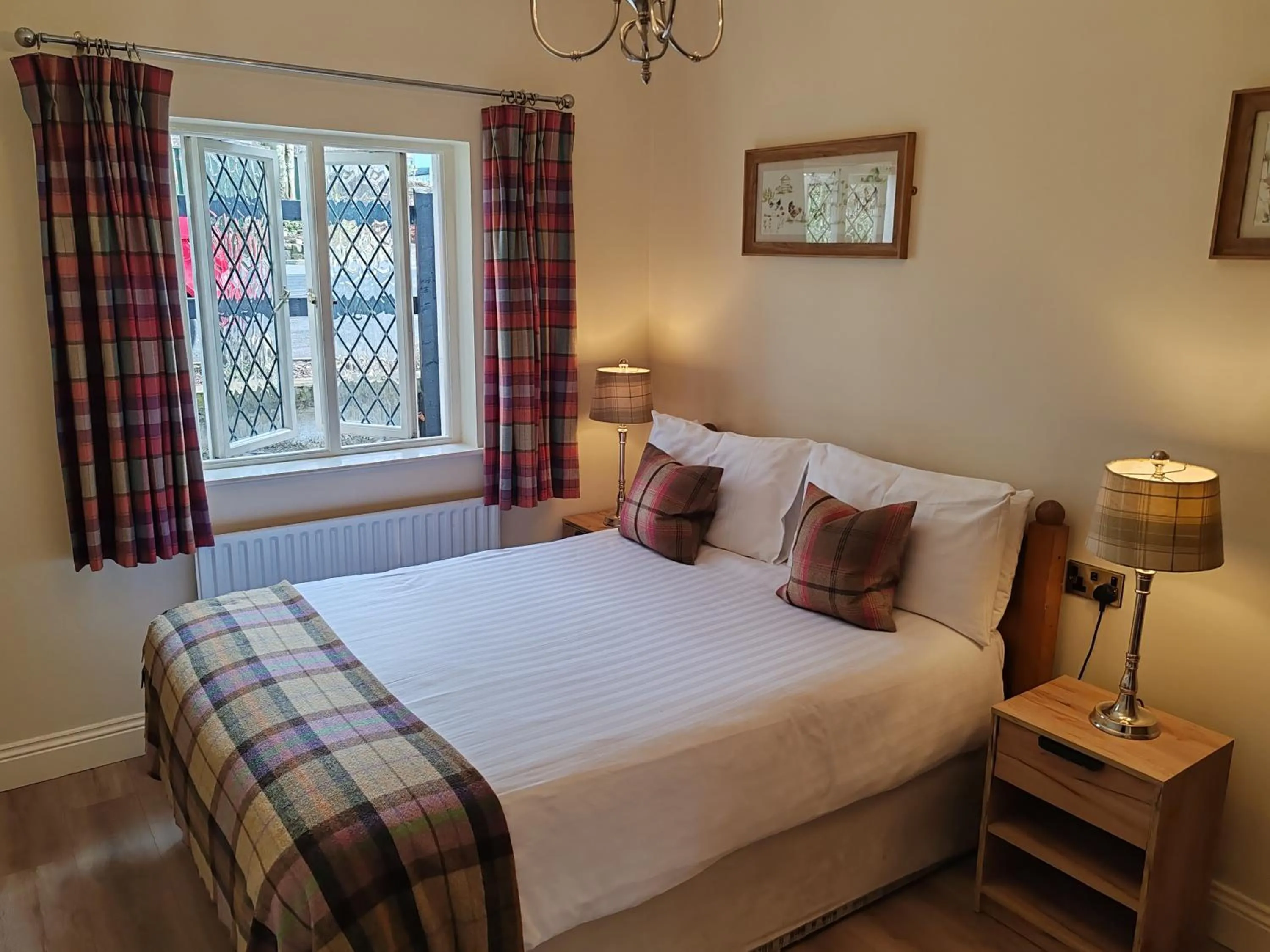 Bed in Raheen House Hotel