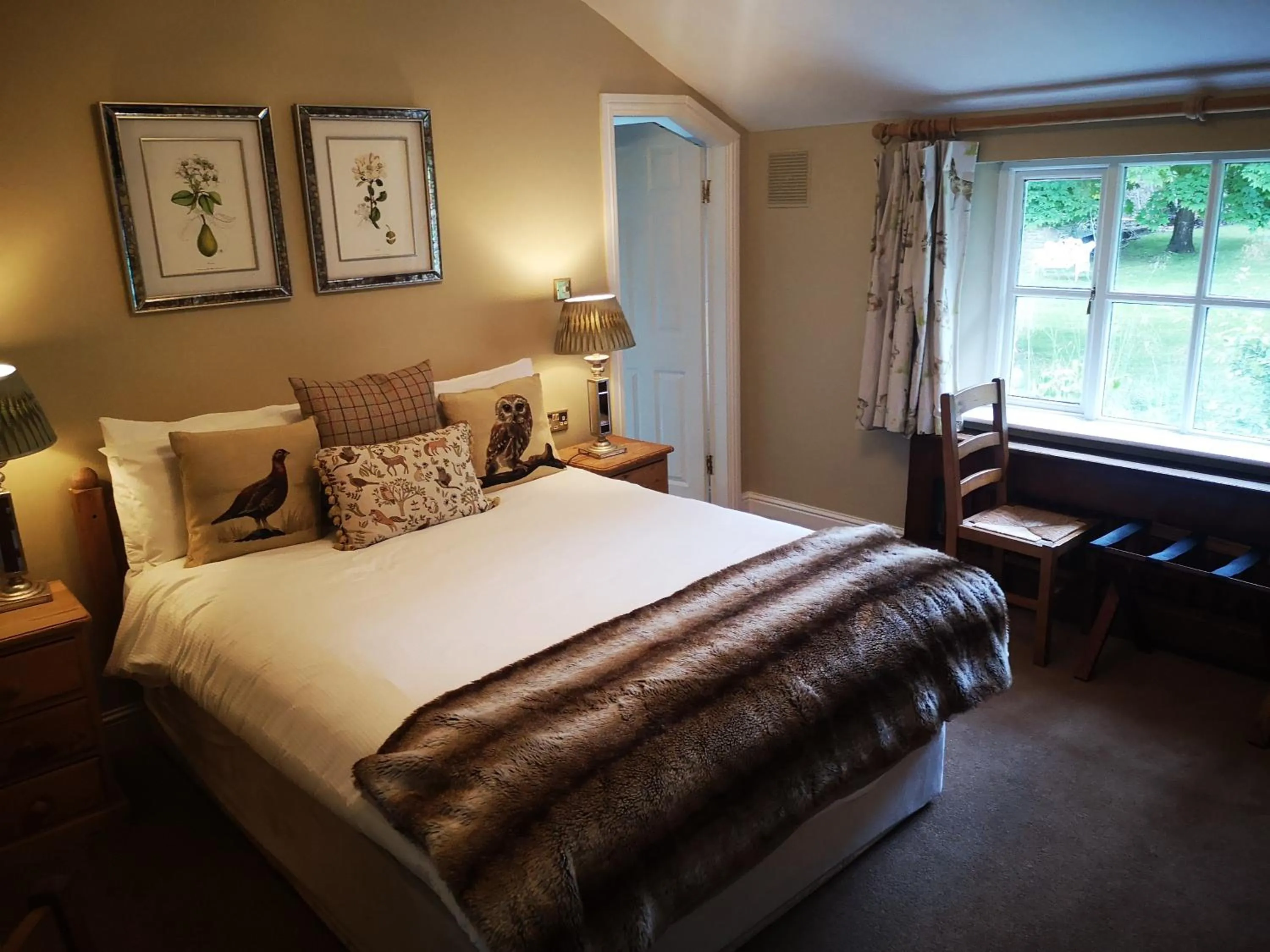 Bedroom, Bed in Raheen House Hotel