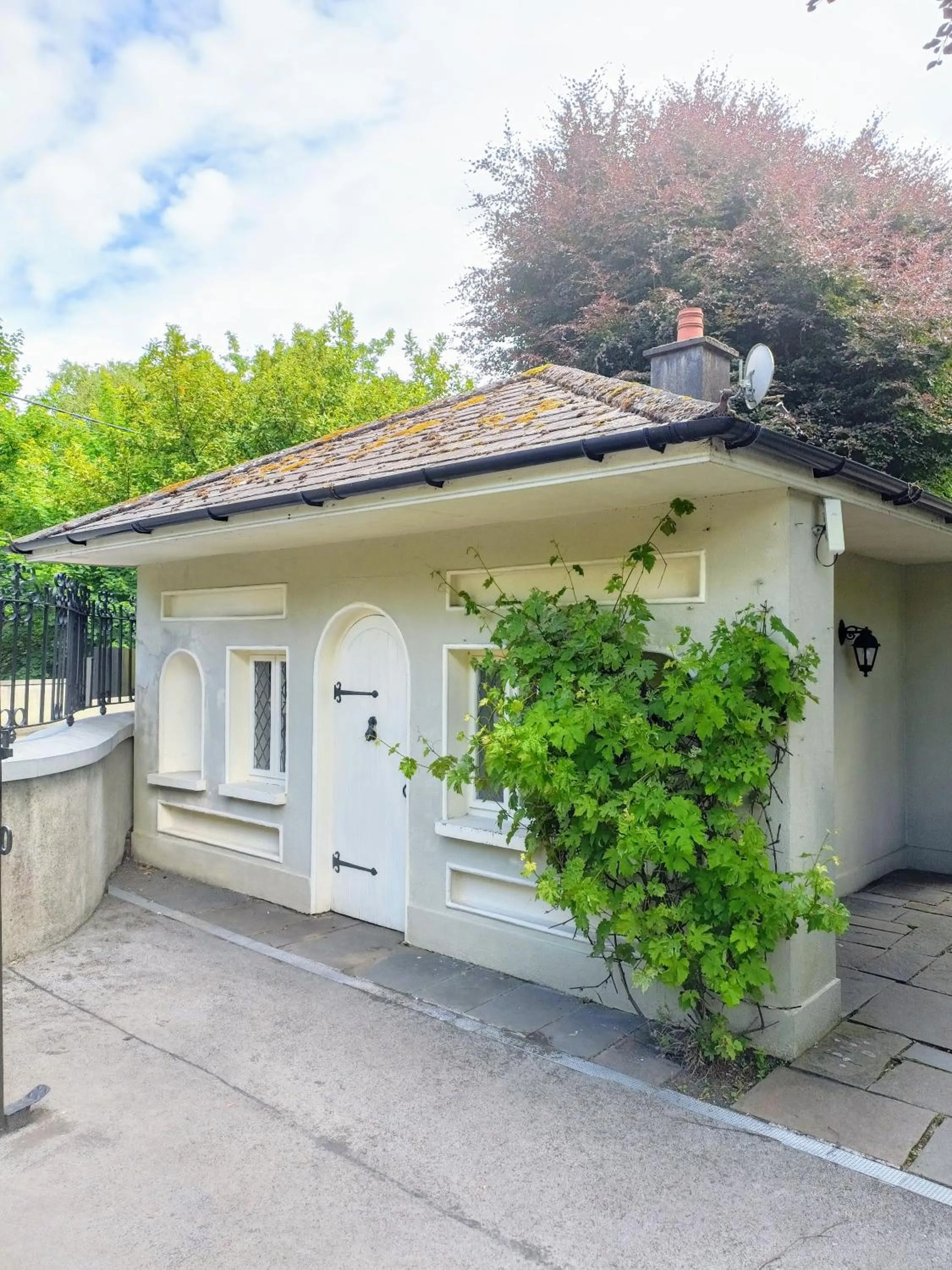 Property building in Raheen House Hotel