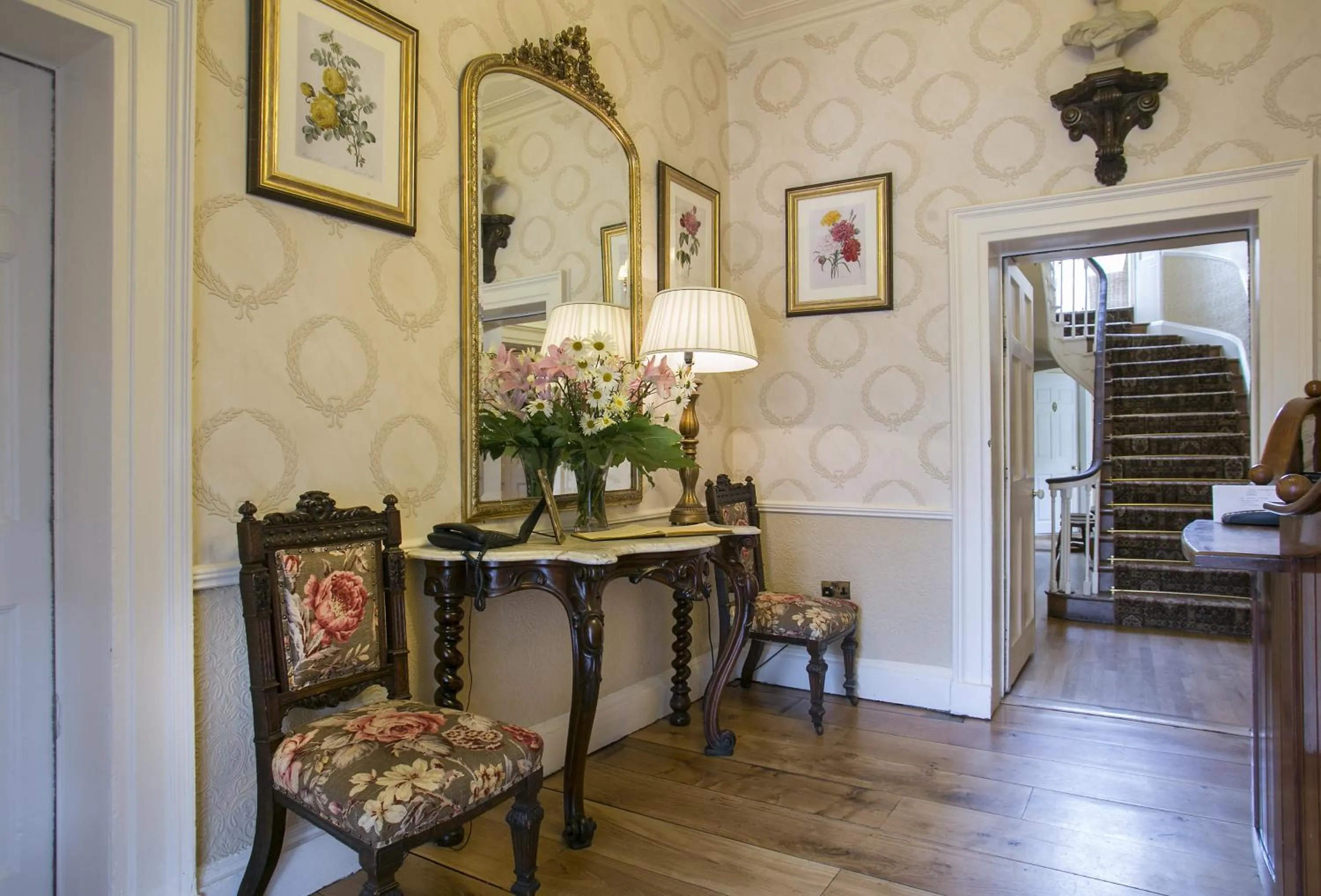 Lobby or reception in Raheen House Hotel