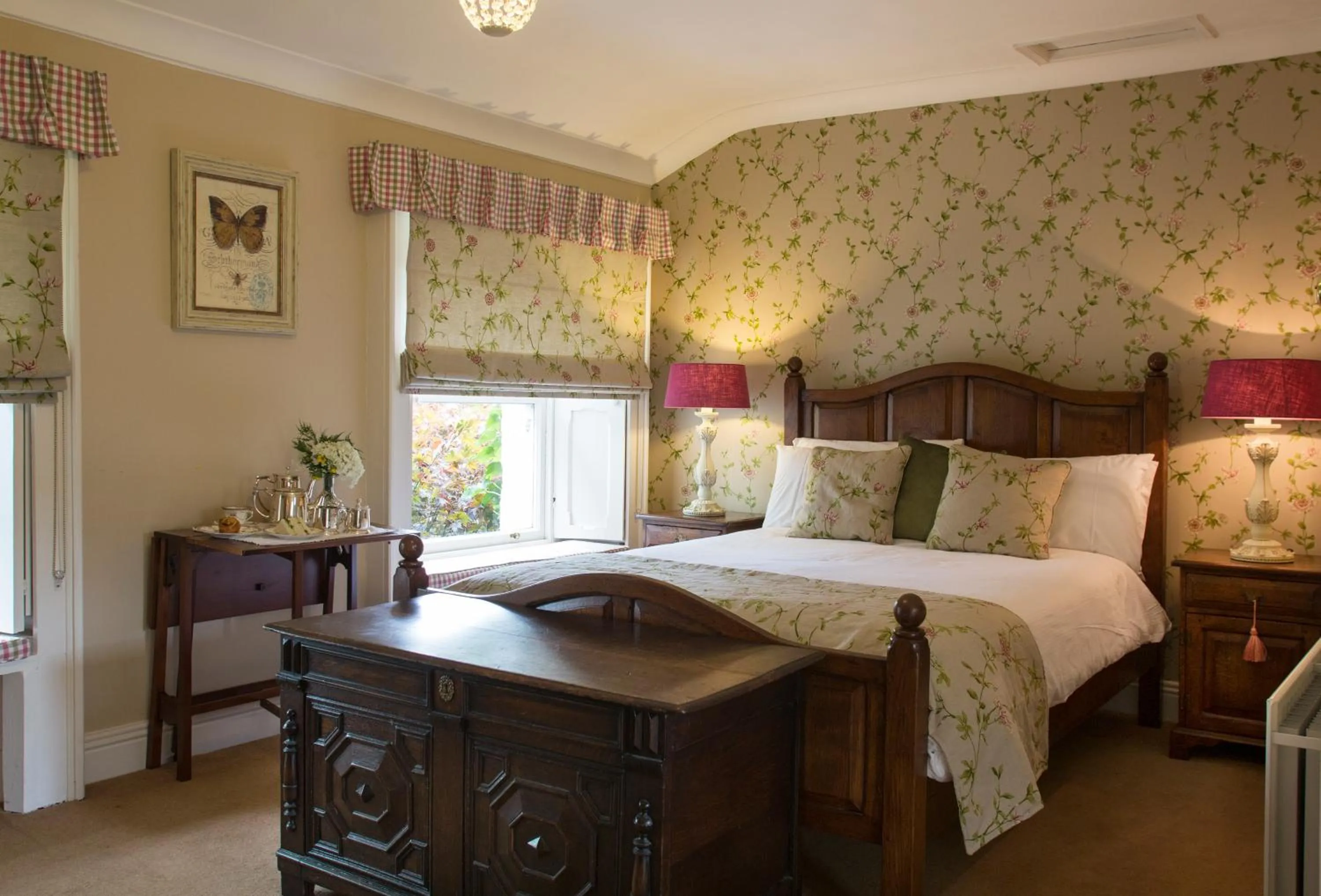 Bed in Raheen House Hotel