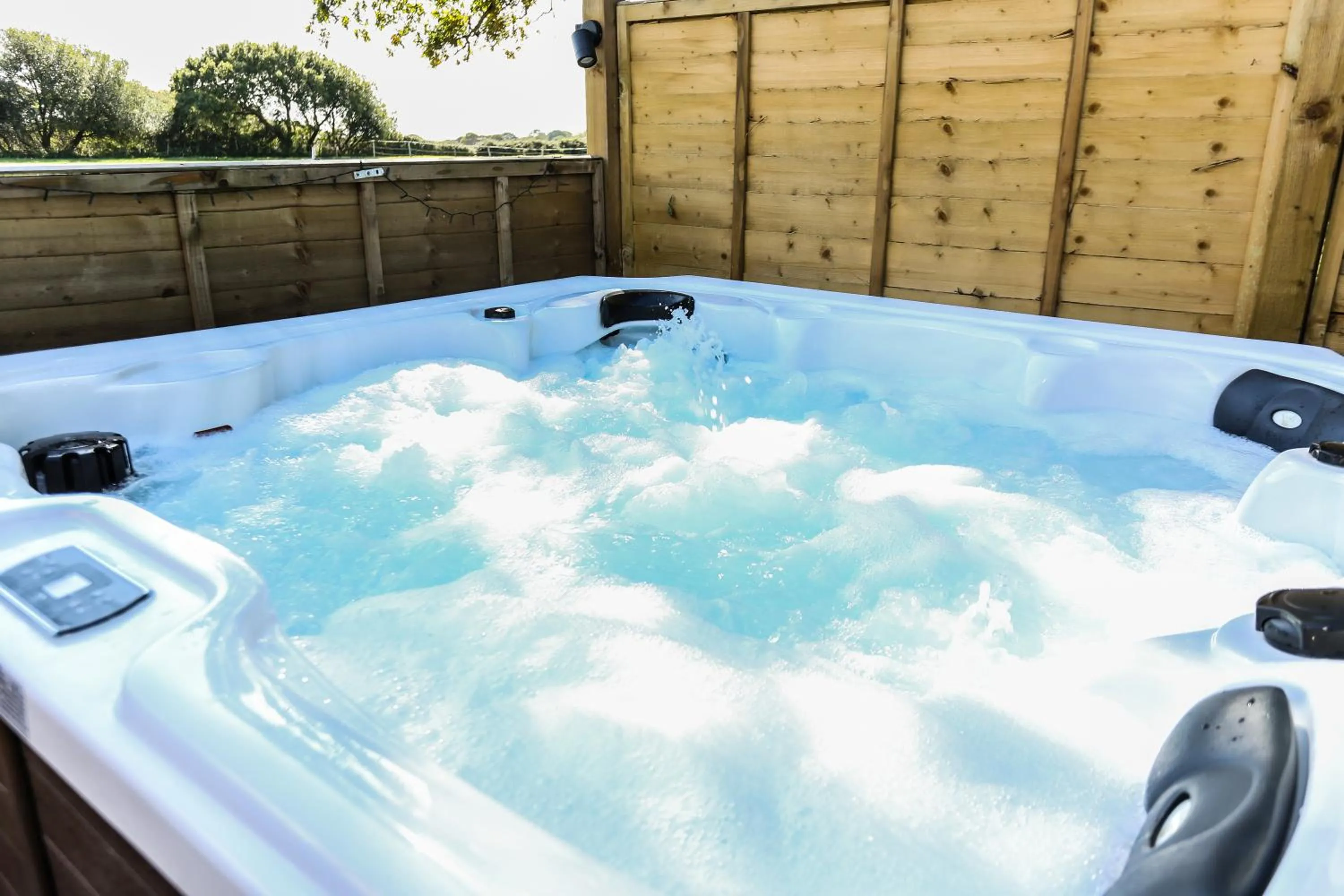 Hot Tub in Linden House