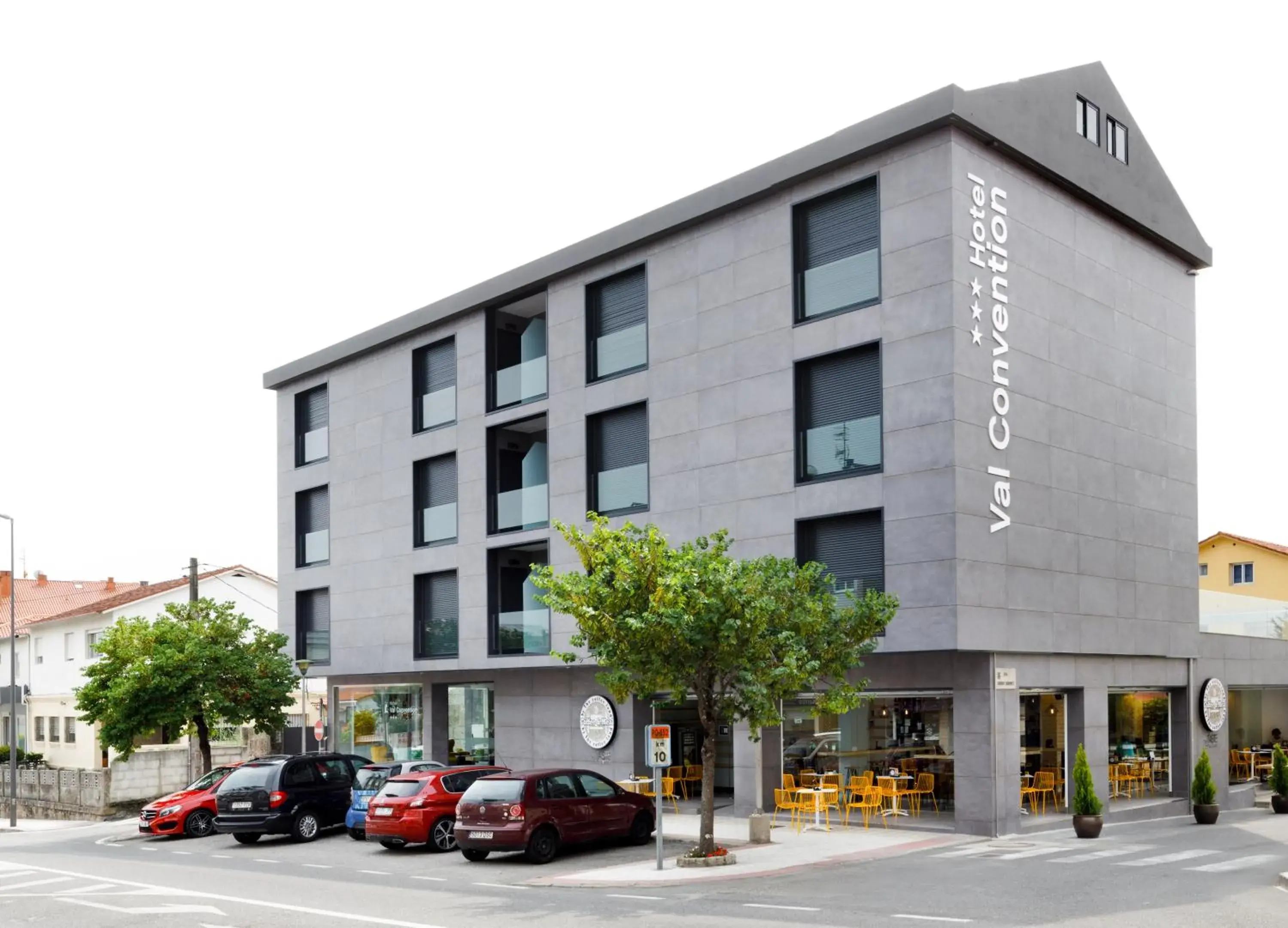 Facade/entrance in Hotel Val Convention Facade/entrance in Hotel Val Convention