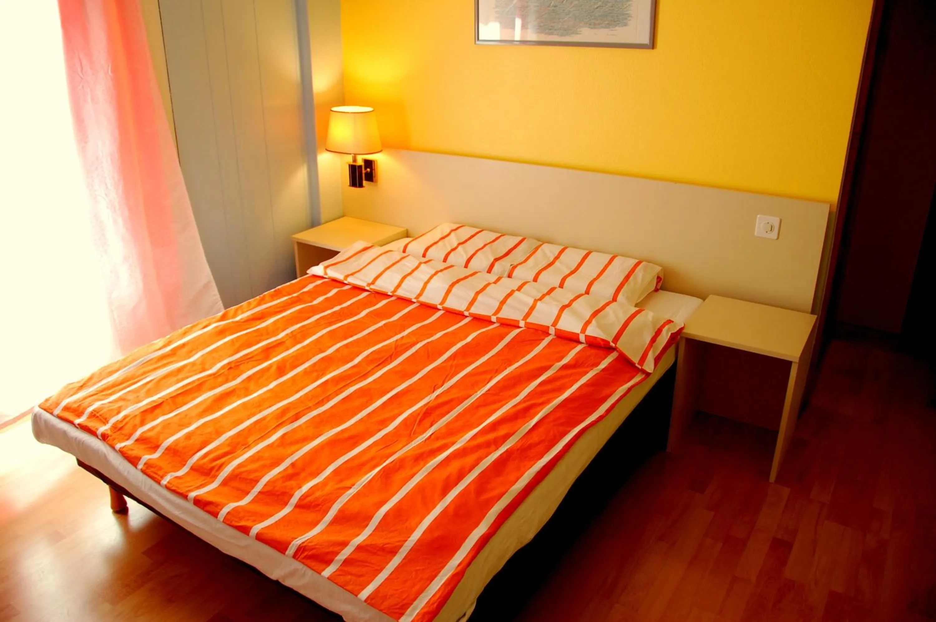 Bedroom, Bed in Hôtel de l'ours