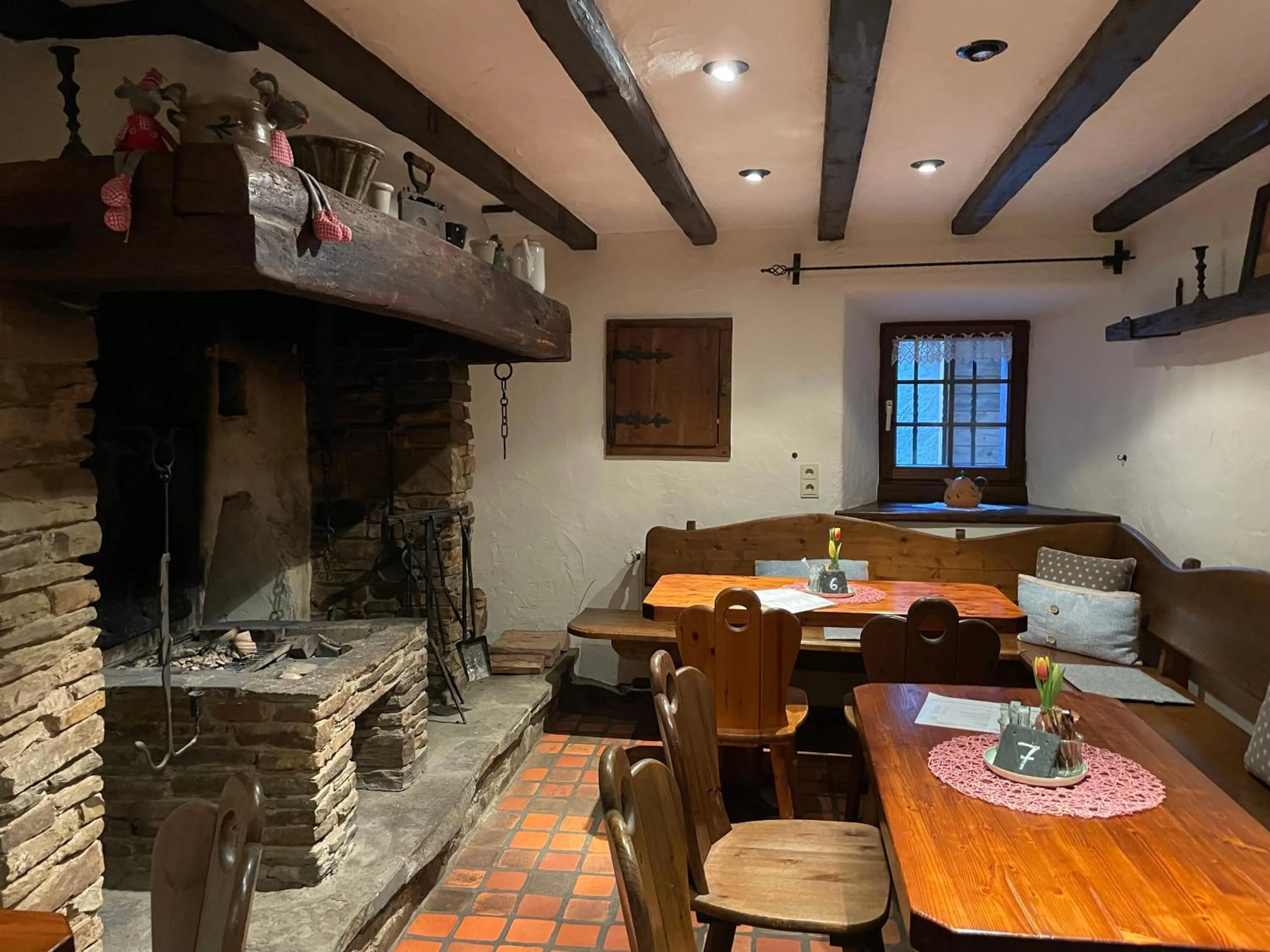 Restaurant/places to eat in Burghaus & Villa Kronenburg