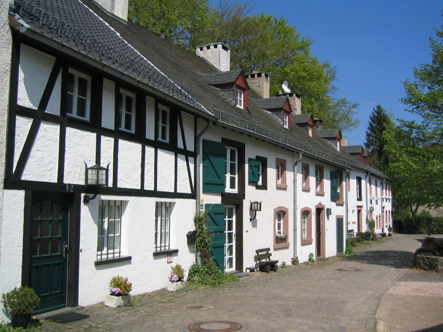 Facade/entrance in Burghaus & Villa Kronenburg