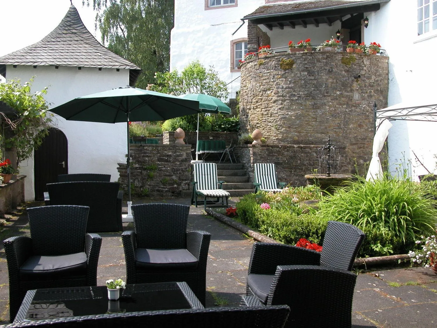 Patio in Burghaus & Villa Kronenburg