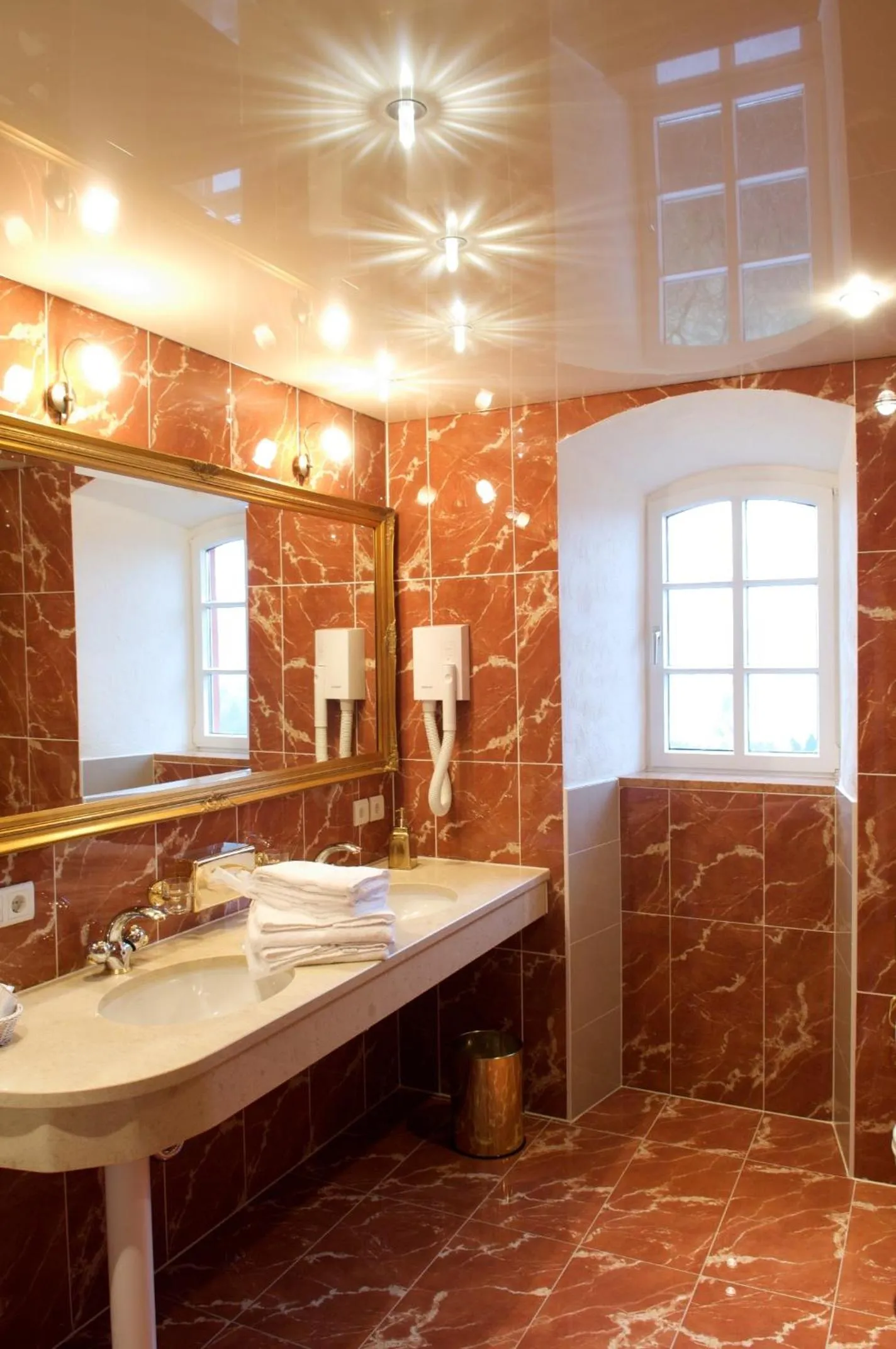 Bathroom in Burghaus & Villa Kronenburg