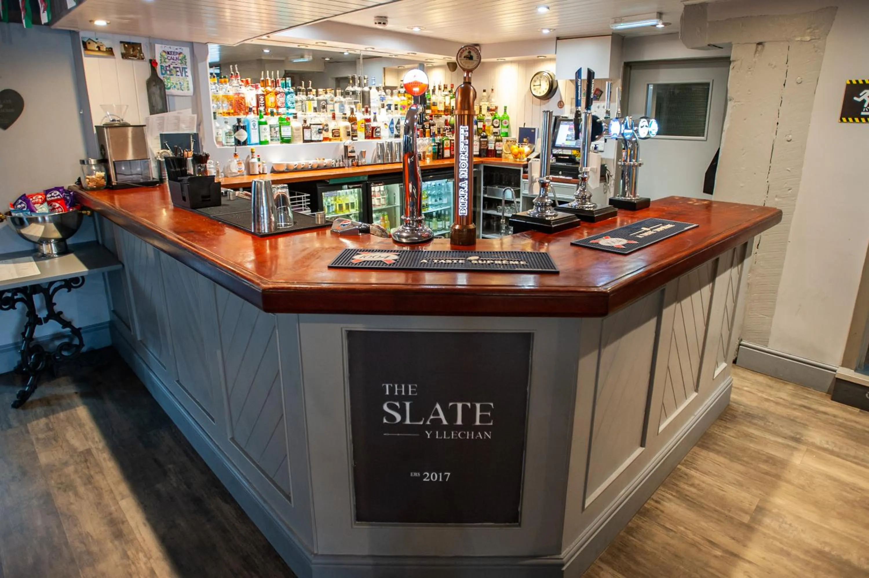 Lounge or bar in The Slate