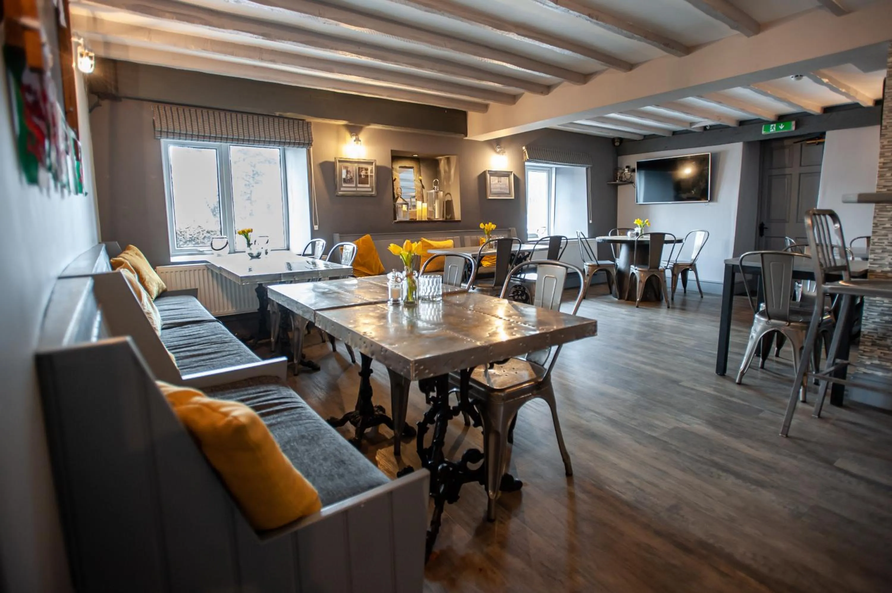 Restaurant/places to eat in The Slate