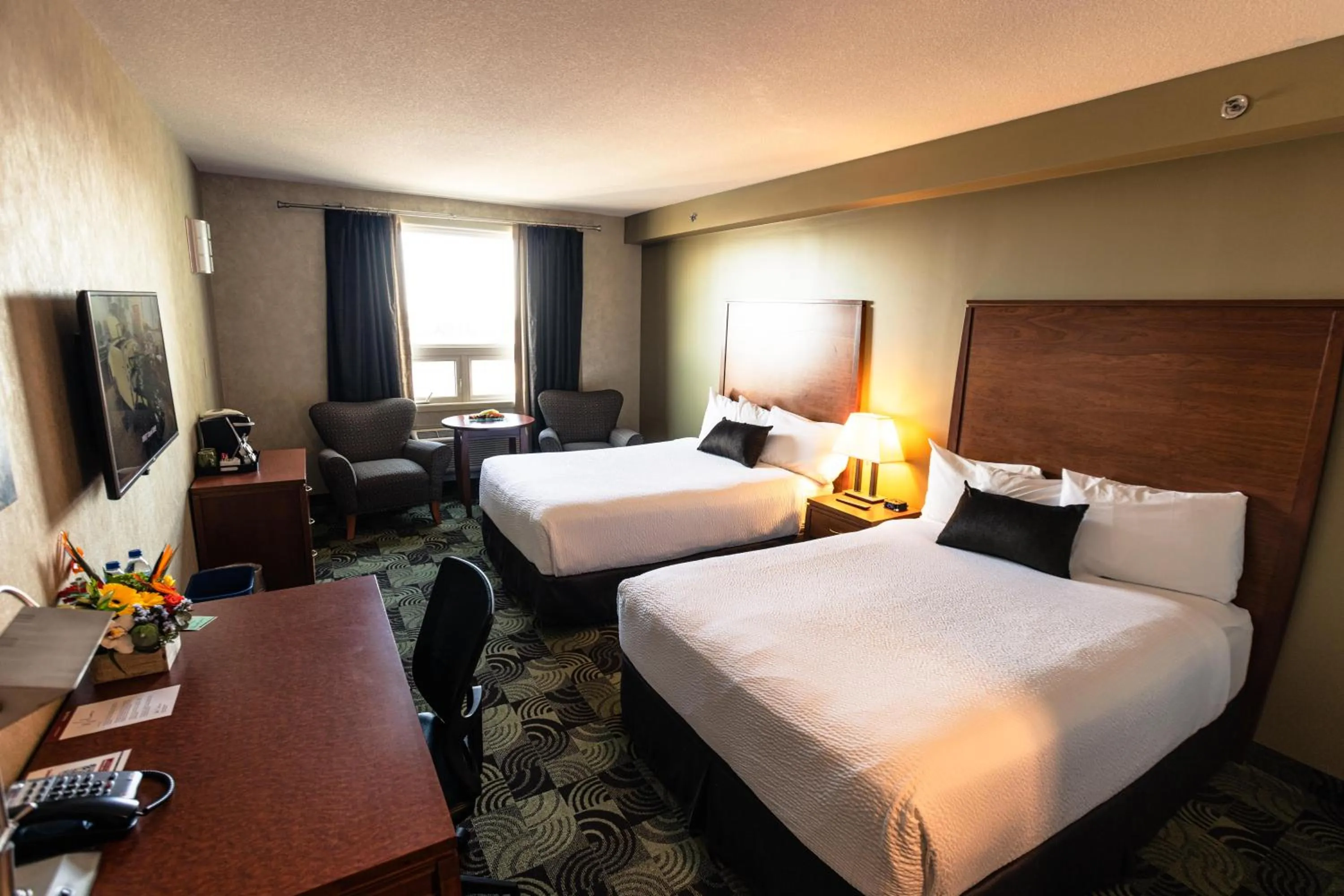 Bed in Deerfoot Inn and Casino