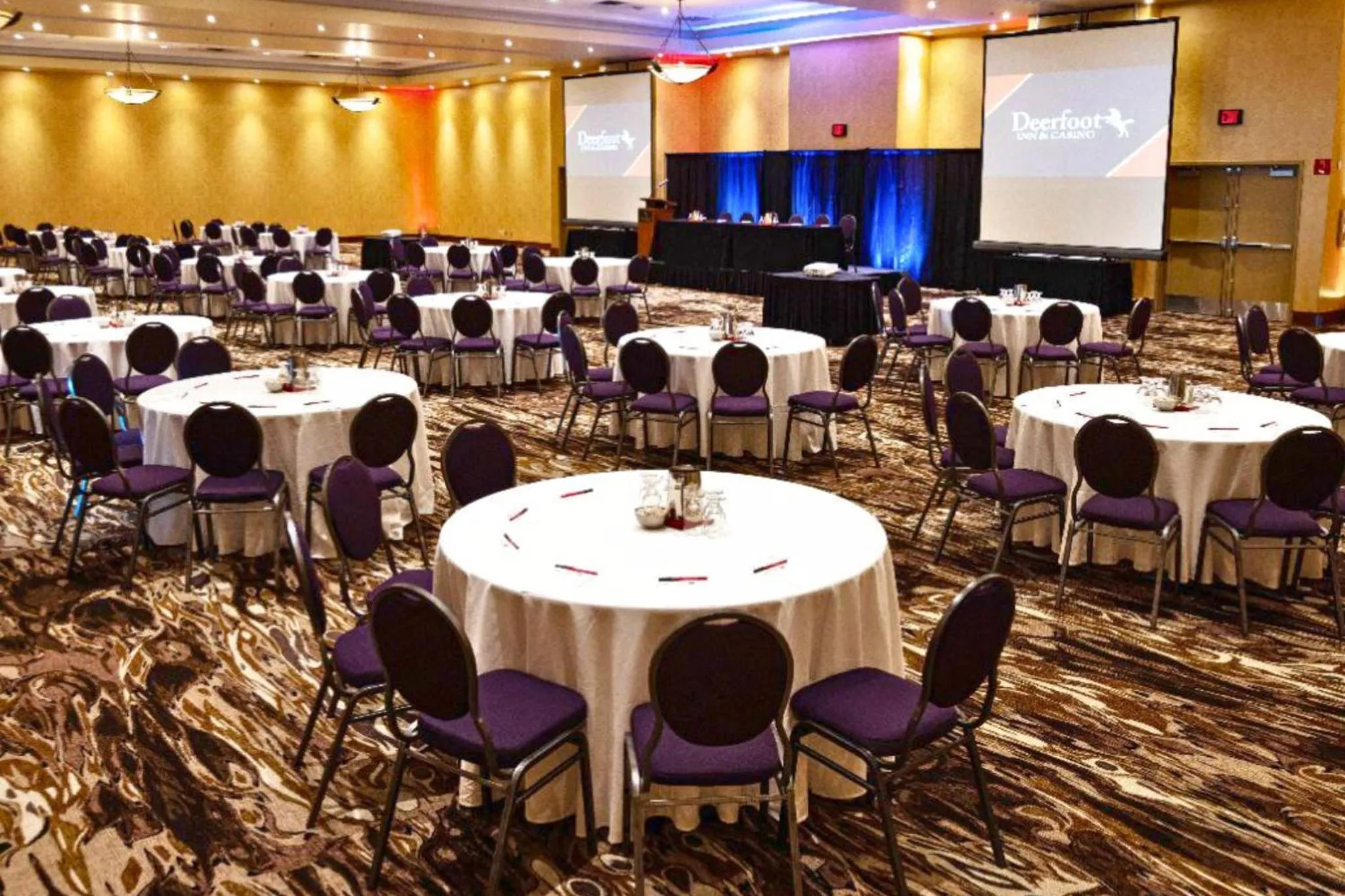 Property building in Deerfoot Inn and Casino