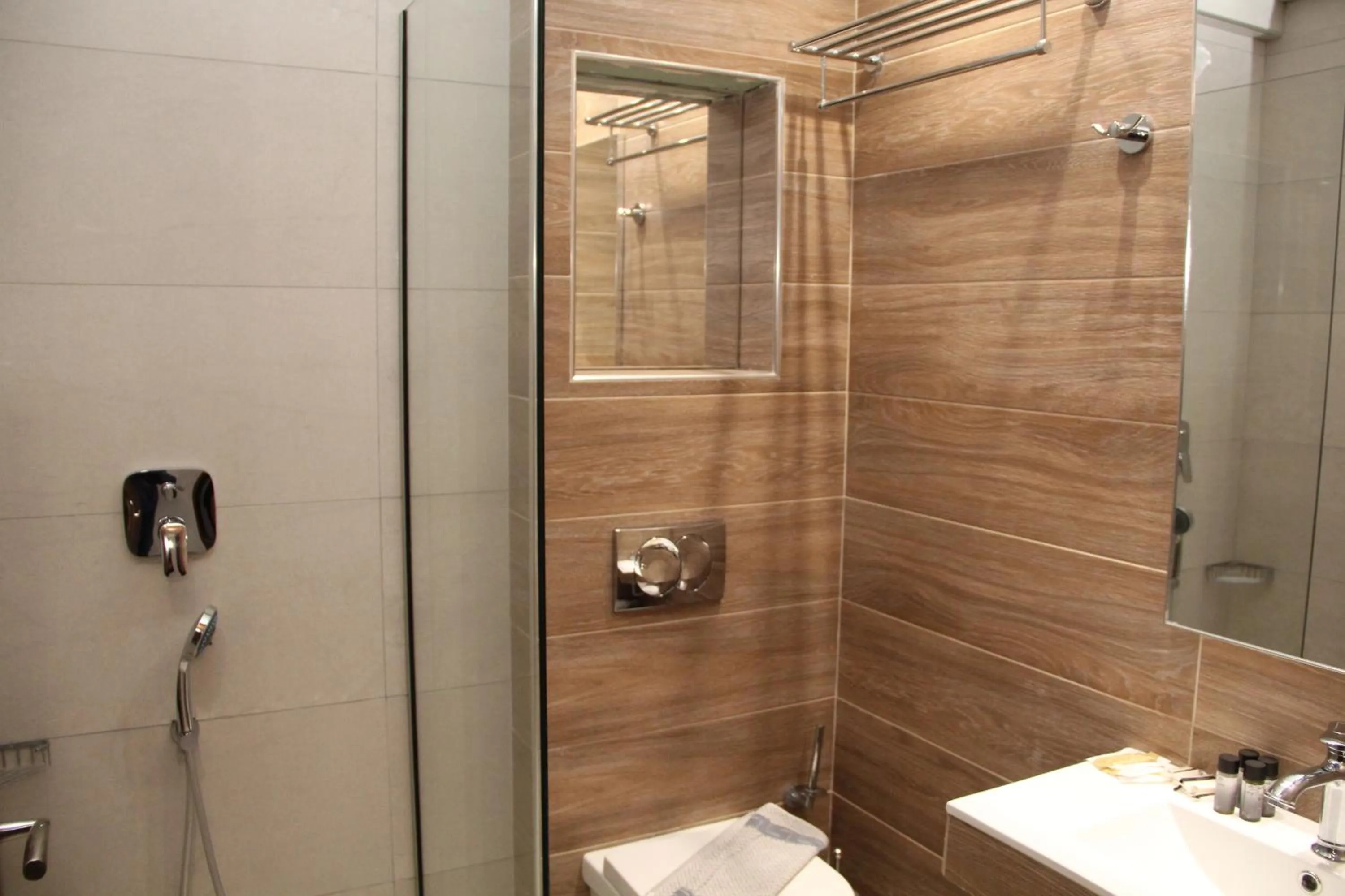 Bathroom in Alexiou Hotel