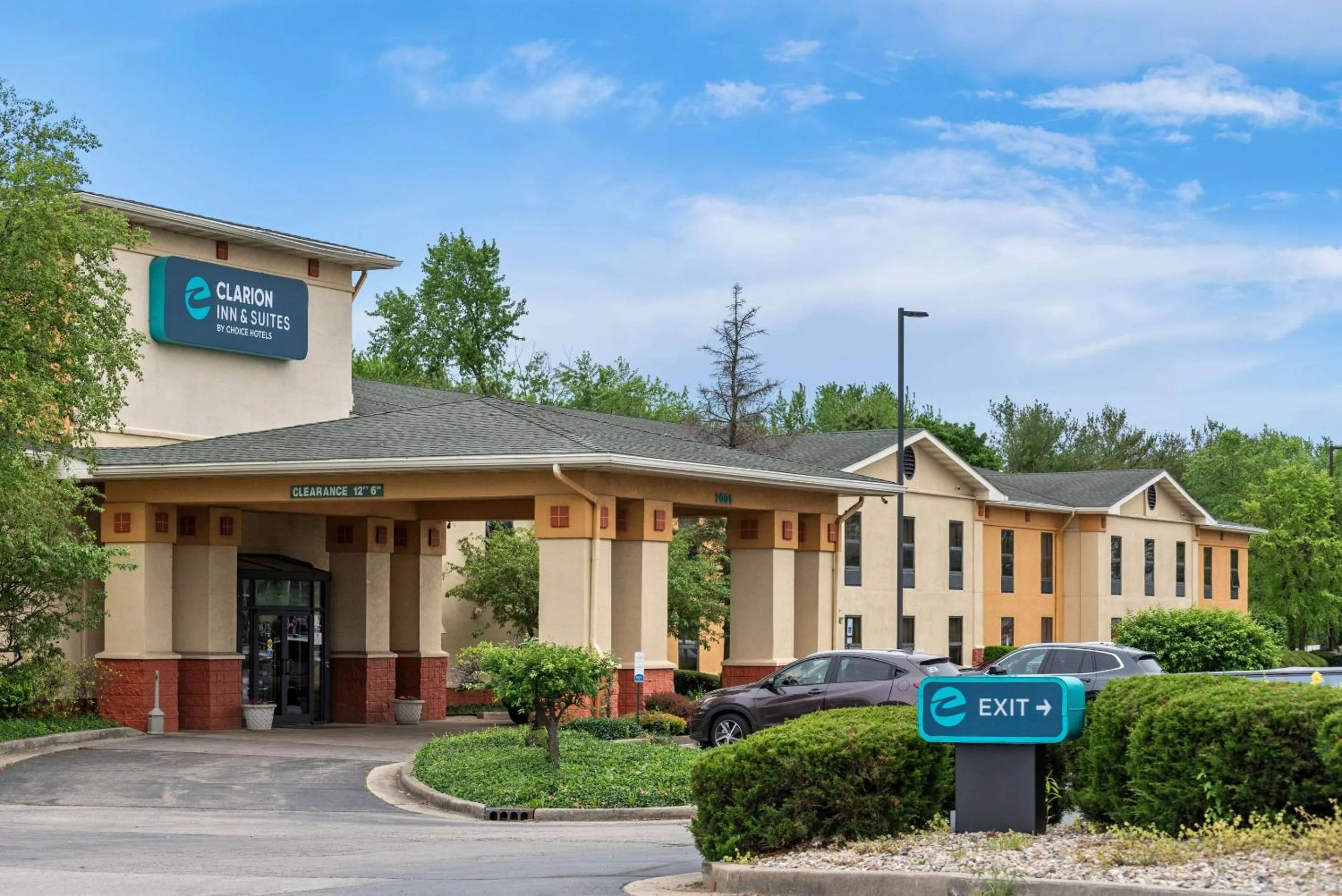 Property building in Clarion Inn & Suites Indianapolis Northwest