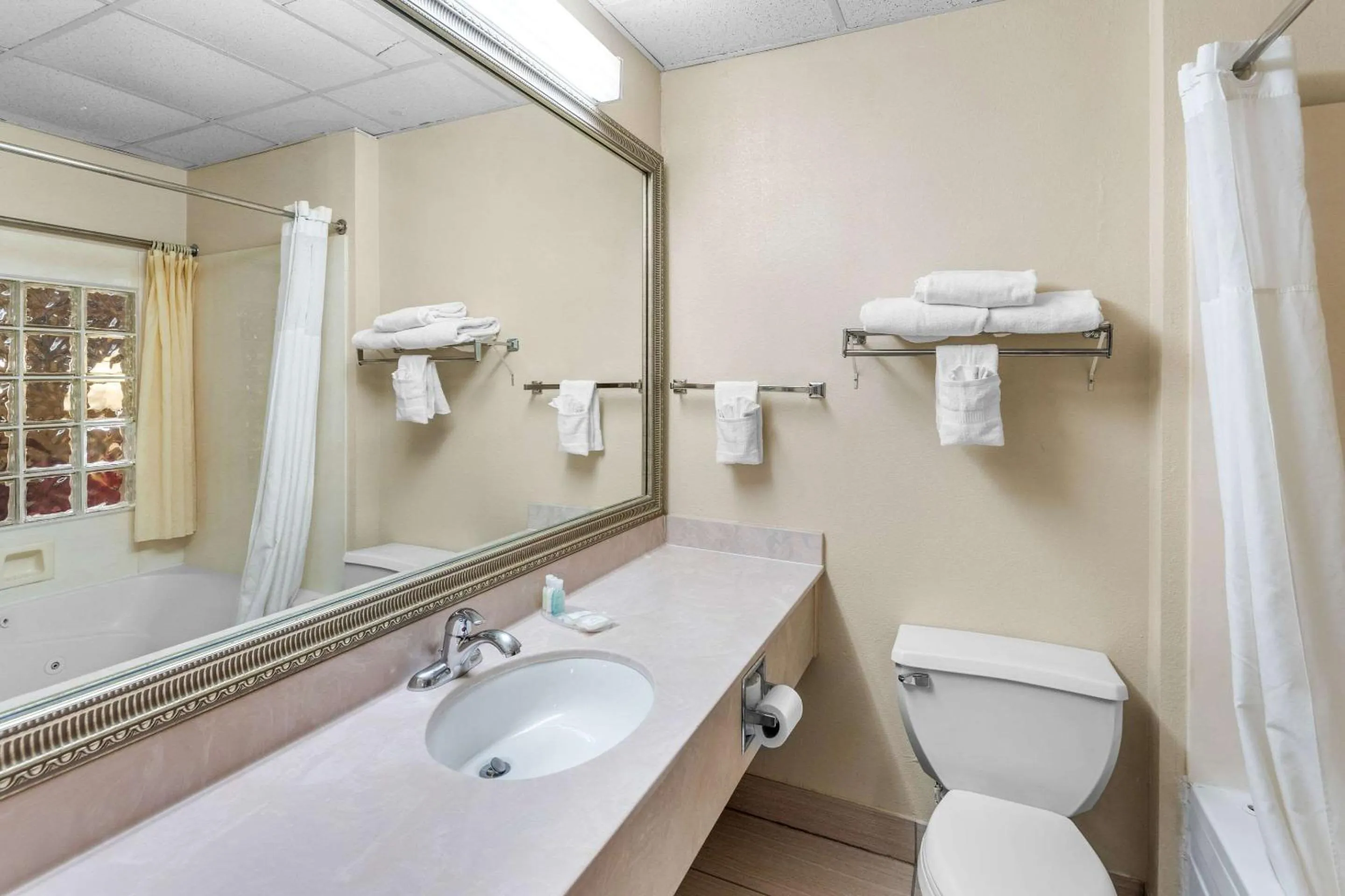 Bedroom in Clarion Inn & Suites Indianapolis Northwest