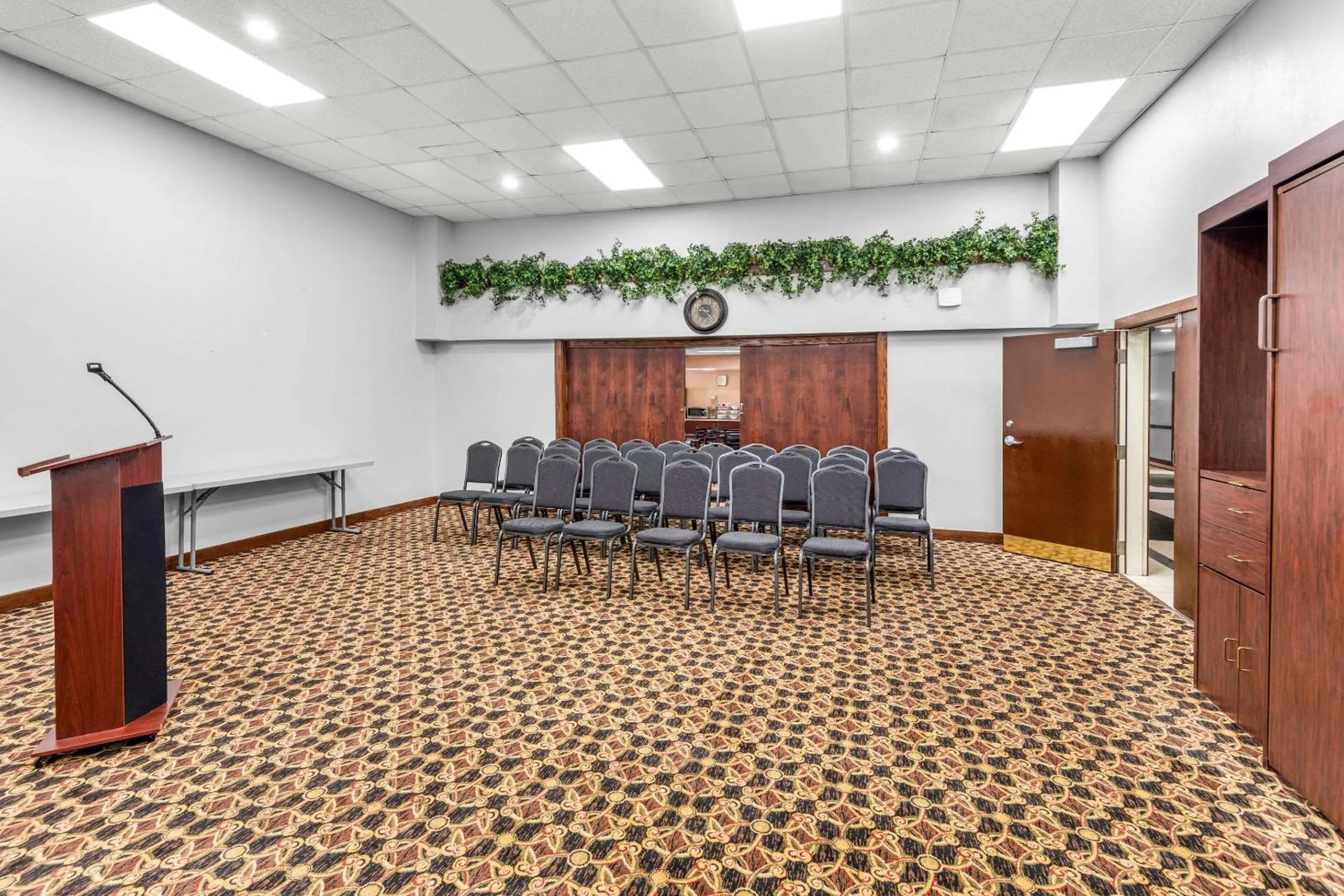 Meeting/conference room in Clarion Inn & Suites Indianapolis Northwest