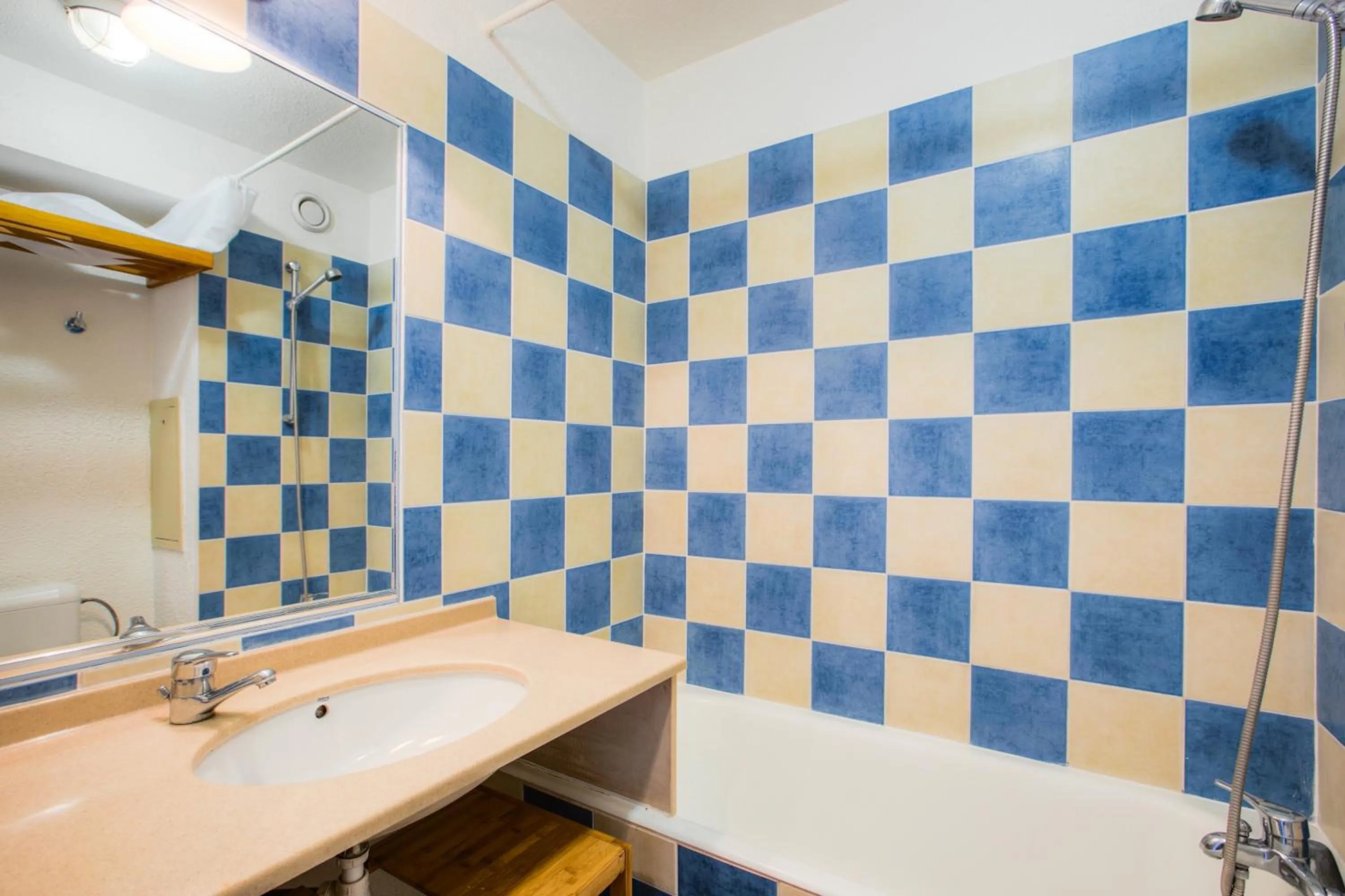 Bathroom in Residence Hyeres Parc - maeva Home