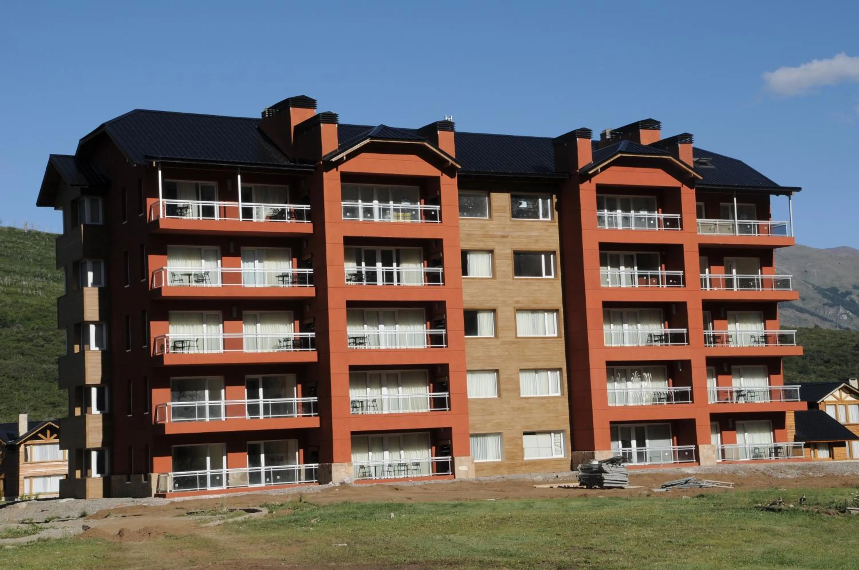 Facade/entrance in Village Condo