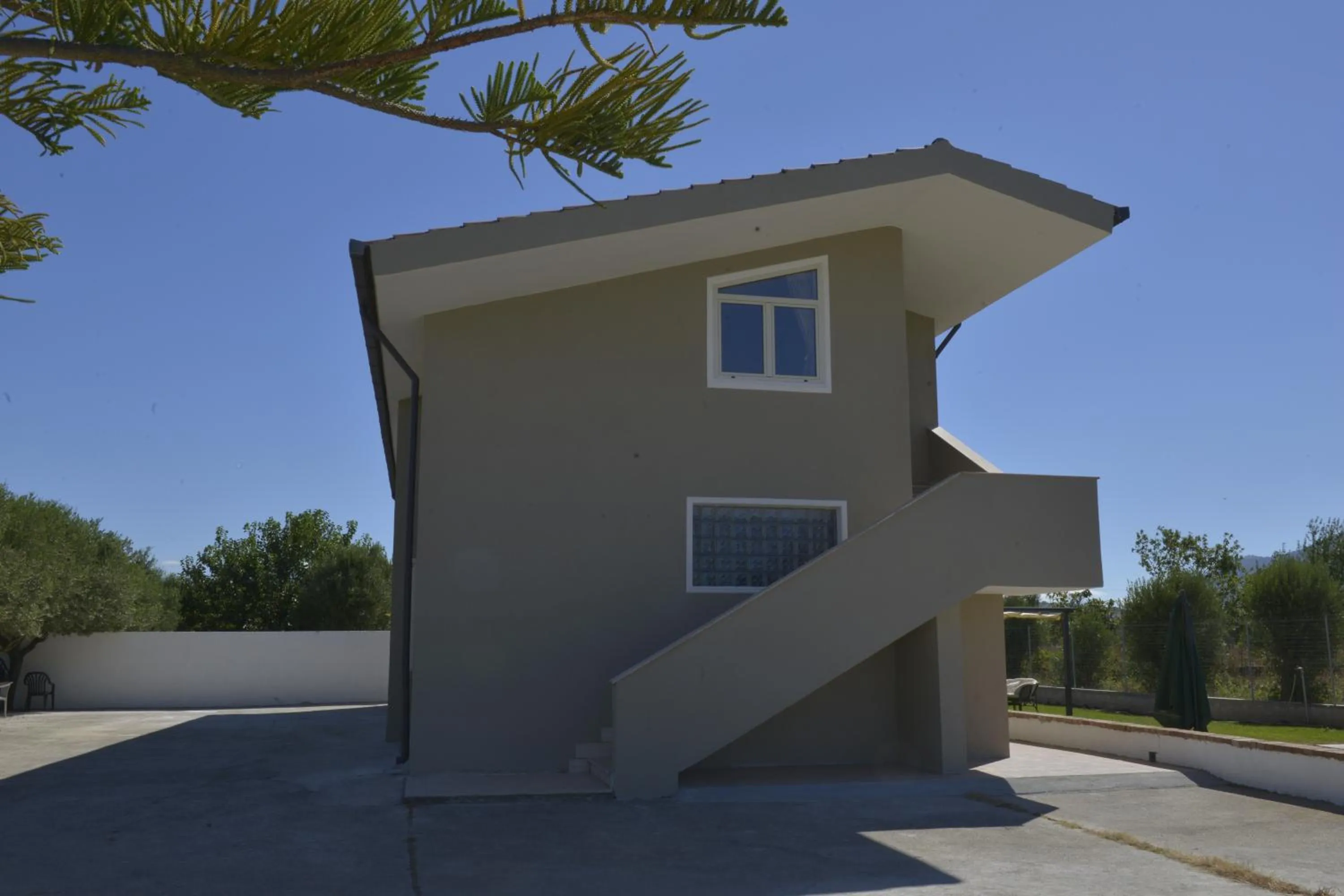 Property building in Villa Theresa