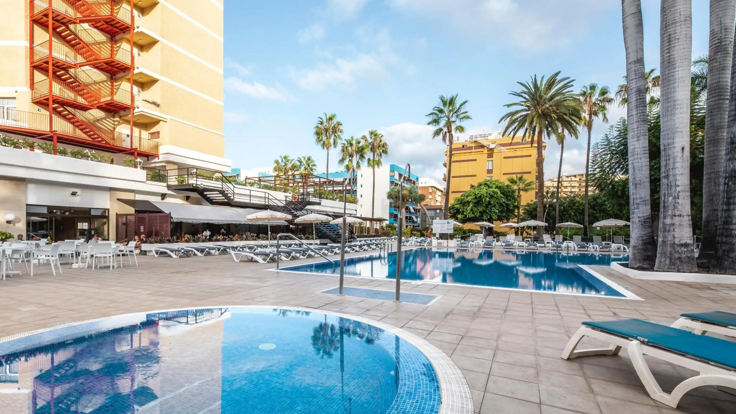 Swimming pool in Be Live Adults Only Tenerife Swimming pool in Be Live Adults Only Tenerife