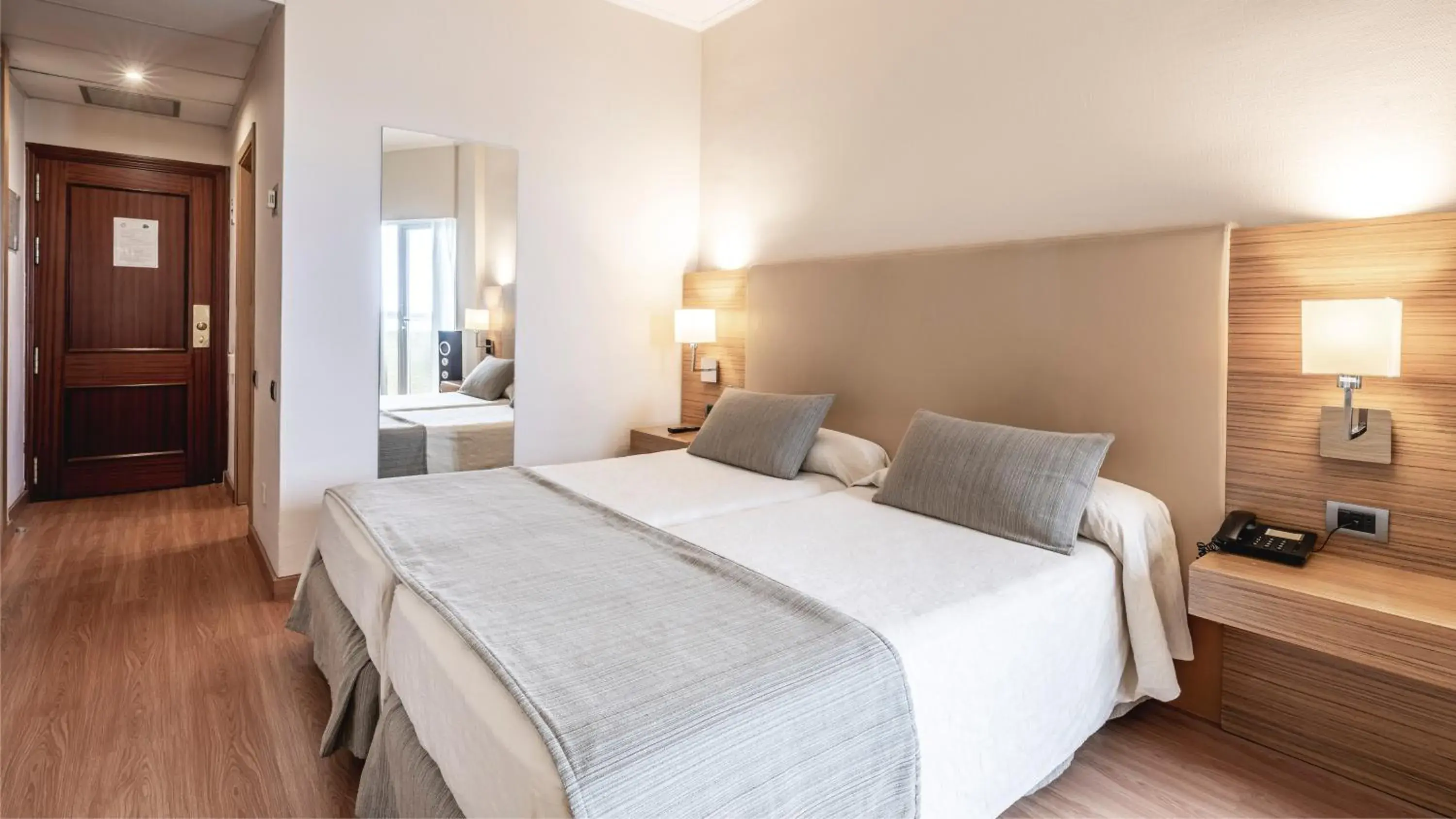 Photo of the whole room, Bed in Be Live Adults Only Tenerife Photo of the whole room, Bed in Be Live Adults Only Tenerife